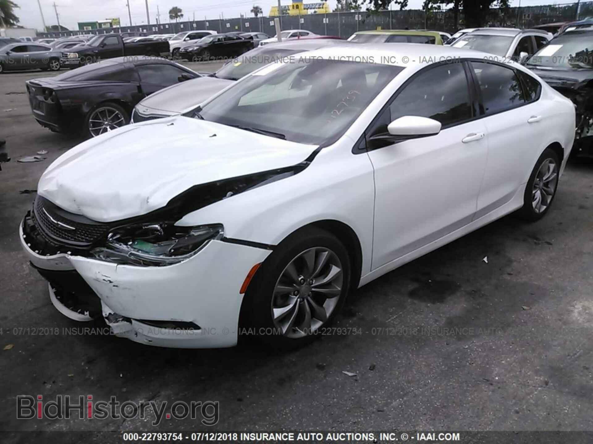 2015 Chrysler 200 - VIN: 1C3CCCBB2FN712739 - Фото 2
