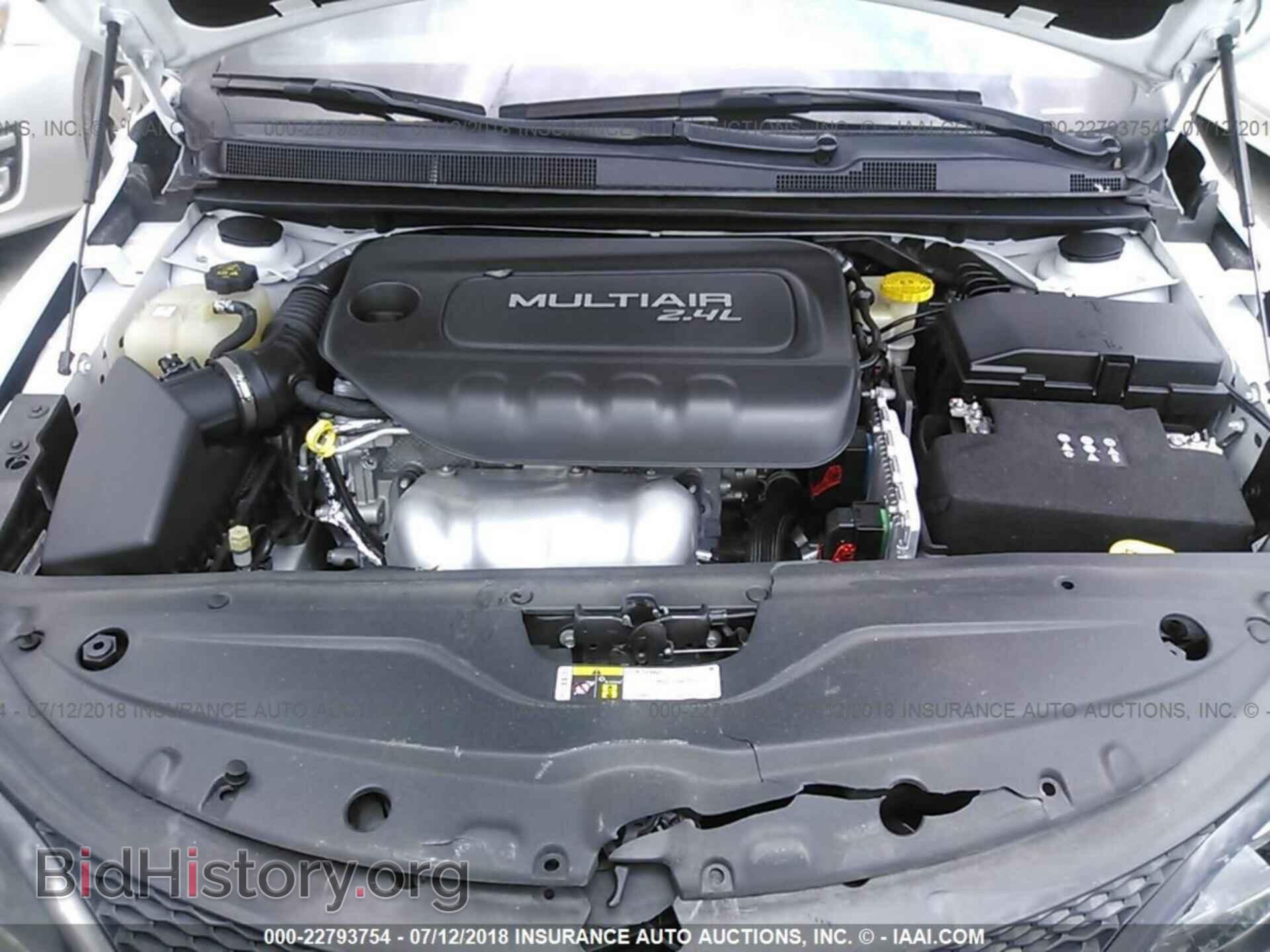 2015 Chrysler 200 - VIN: 1C3CCCBB2FN712739 - Фото 10