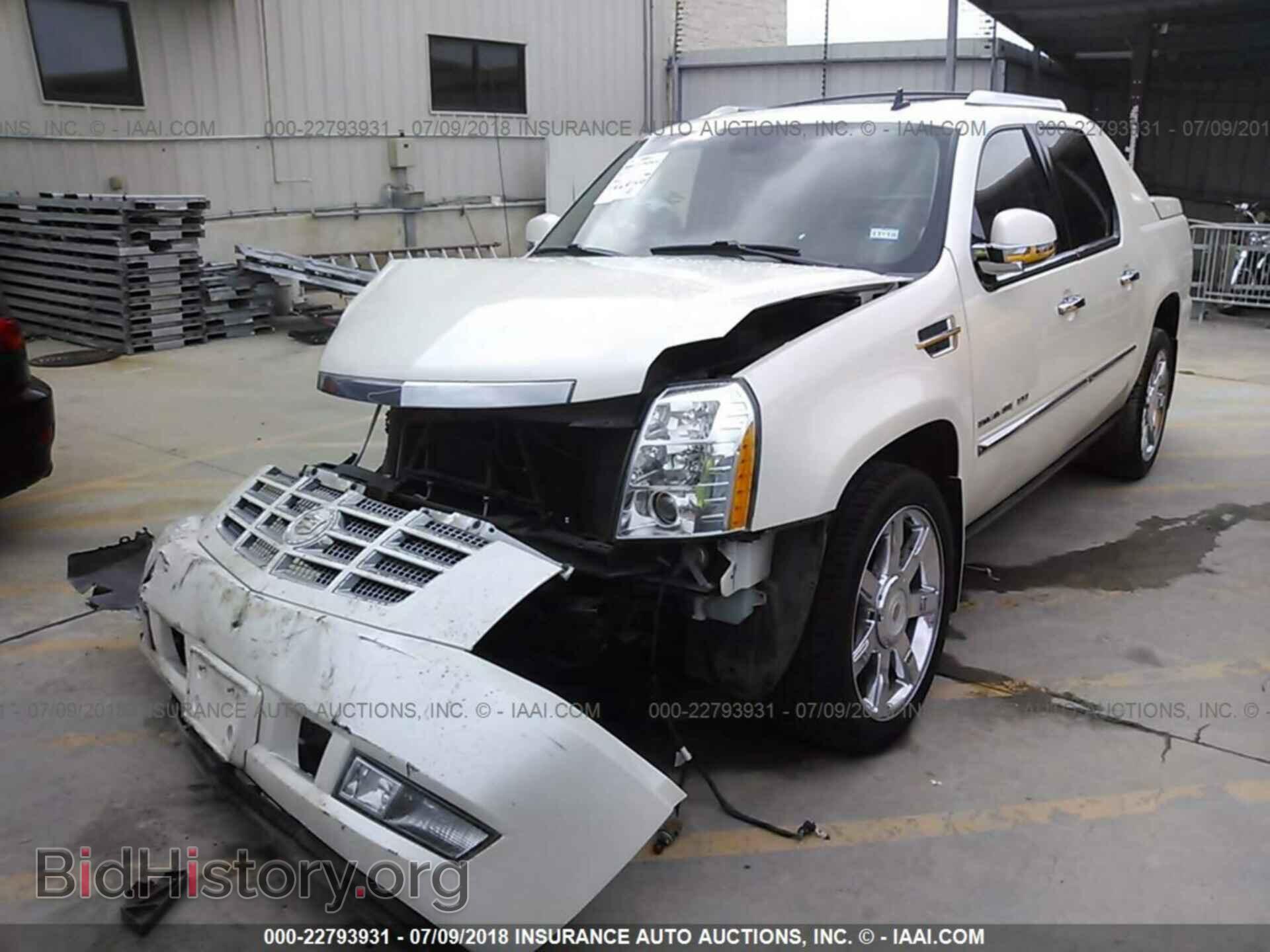 2013 Cadillac Escalade - VIN: 3GYT4MEF9DG185909 - Фото 2