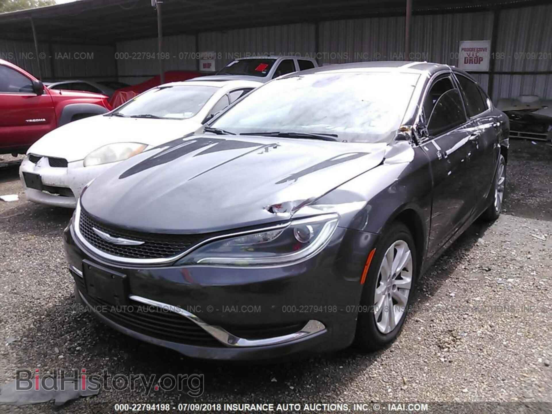 2015 Chrysler 200 - VIN: 1C3CCCAB8FN654136 - Photo 2