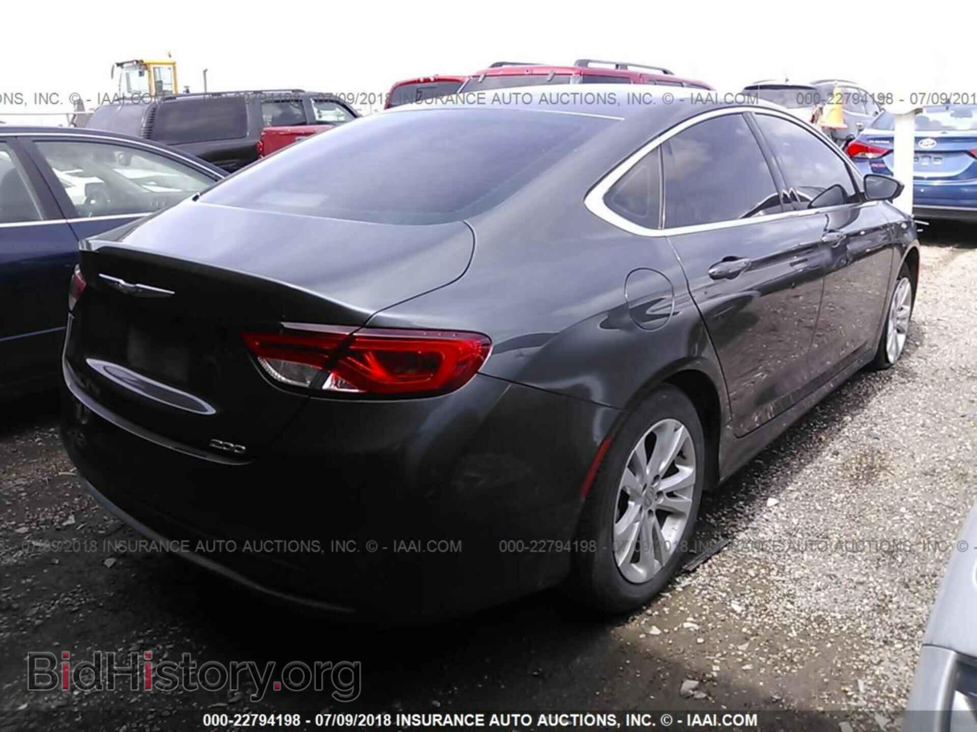 2015 Chrysler 200 - VIN: 1C3CCCAB8FN654136 - Photo 4