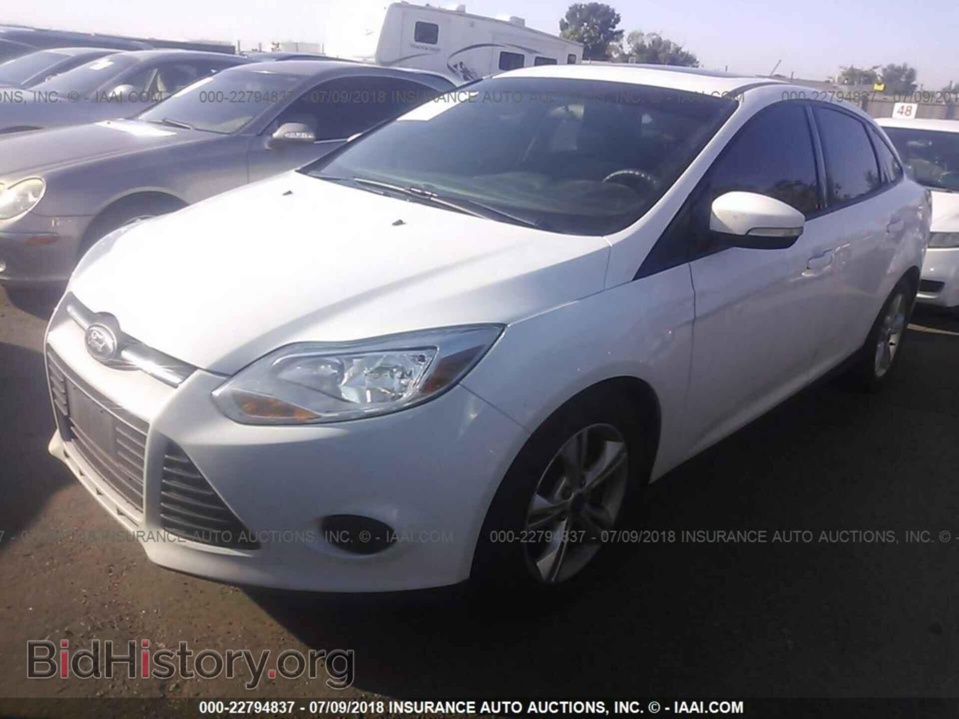2014 Ford Focus - VIN: 1FADP3F25EL313256 - Фото 2
