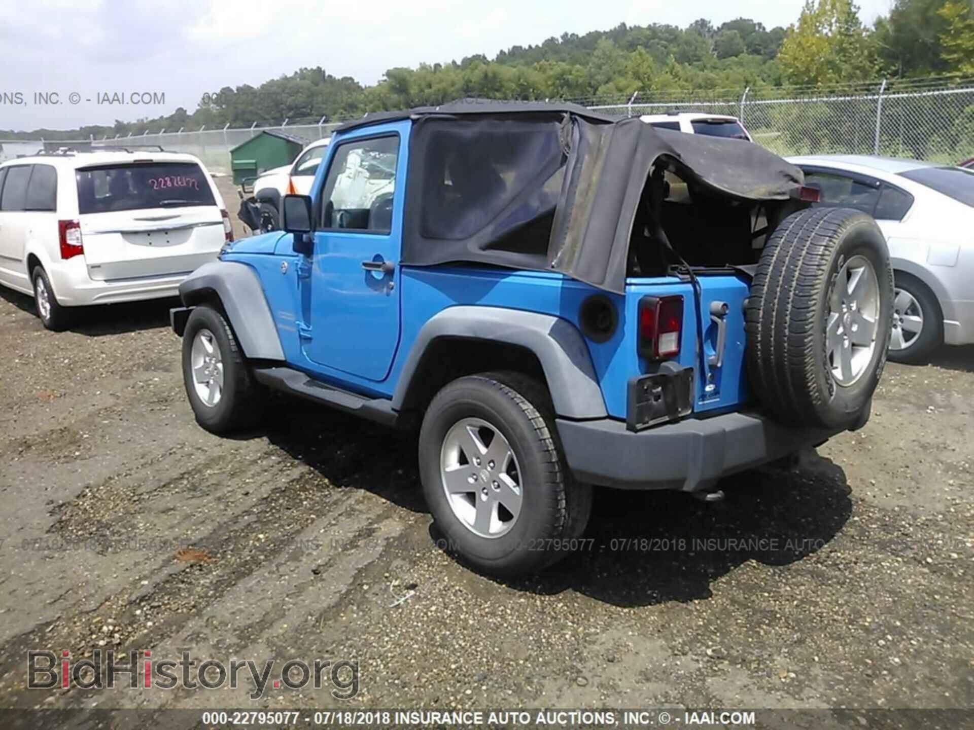 2011 Jeep Wrangler - VIN: 1J4AA2D11BL623381 - Фото 3