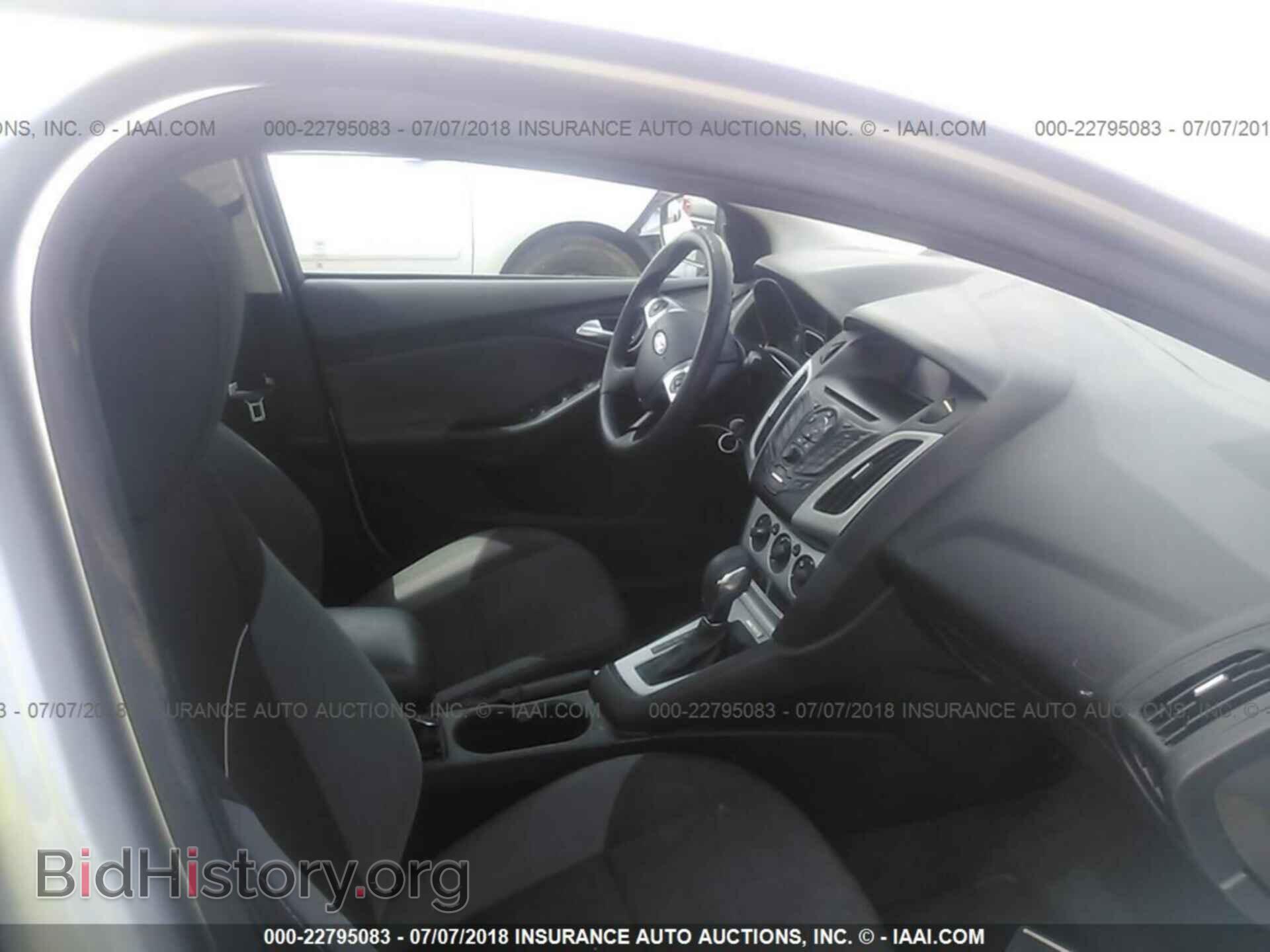 2014 Ford Focus - VIN: 1FADP3F23EL200308 - Photo 5