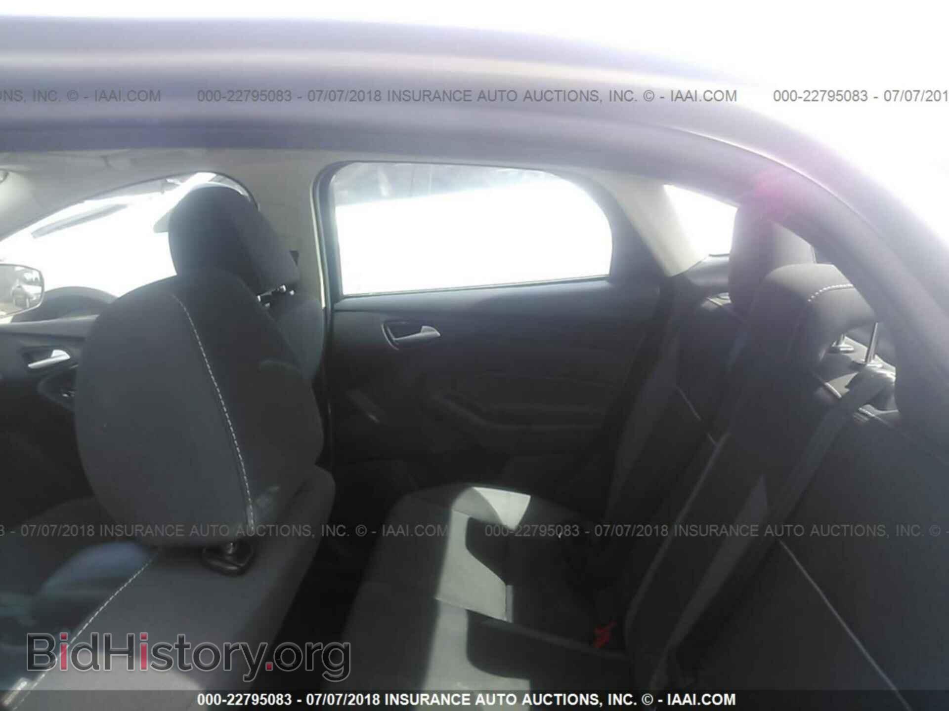 2014 Ford Focus - VIN: 1FADP3F23EL200308 - Photo 8