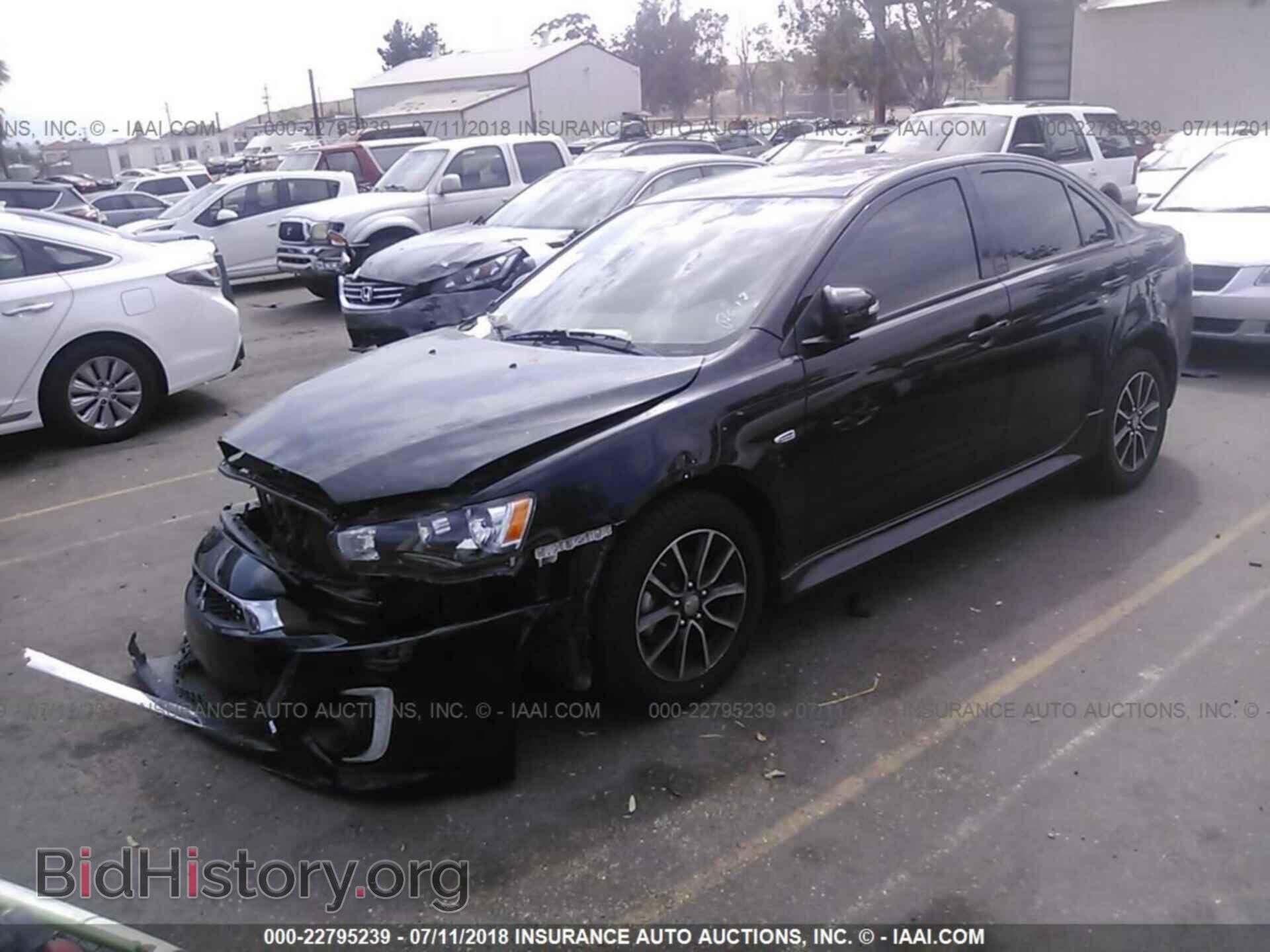 2017 Mitsubishi Lancer - VIN: JA32U2FU7HU001247 - Фото 2