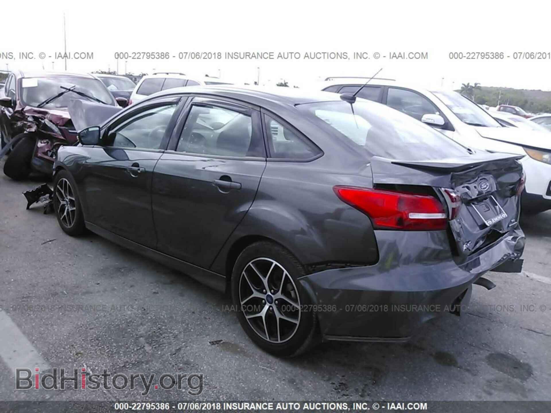 2016 Ford Focus - VIN: 1FADP3F20GL374128 - Фото 3