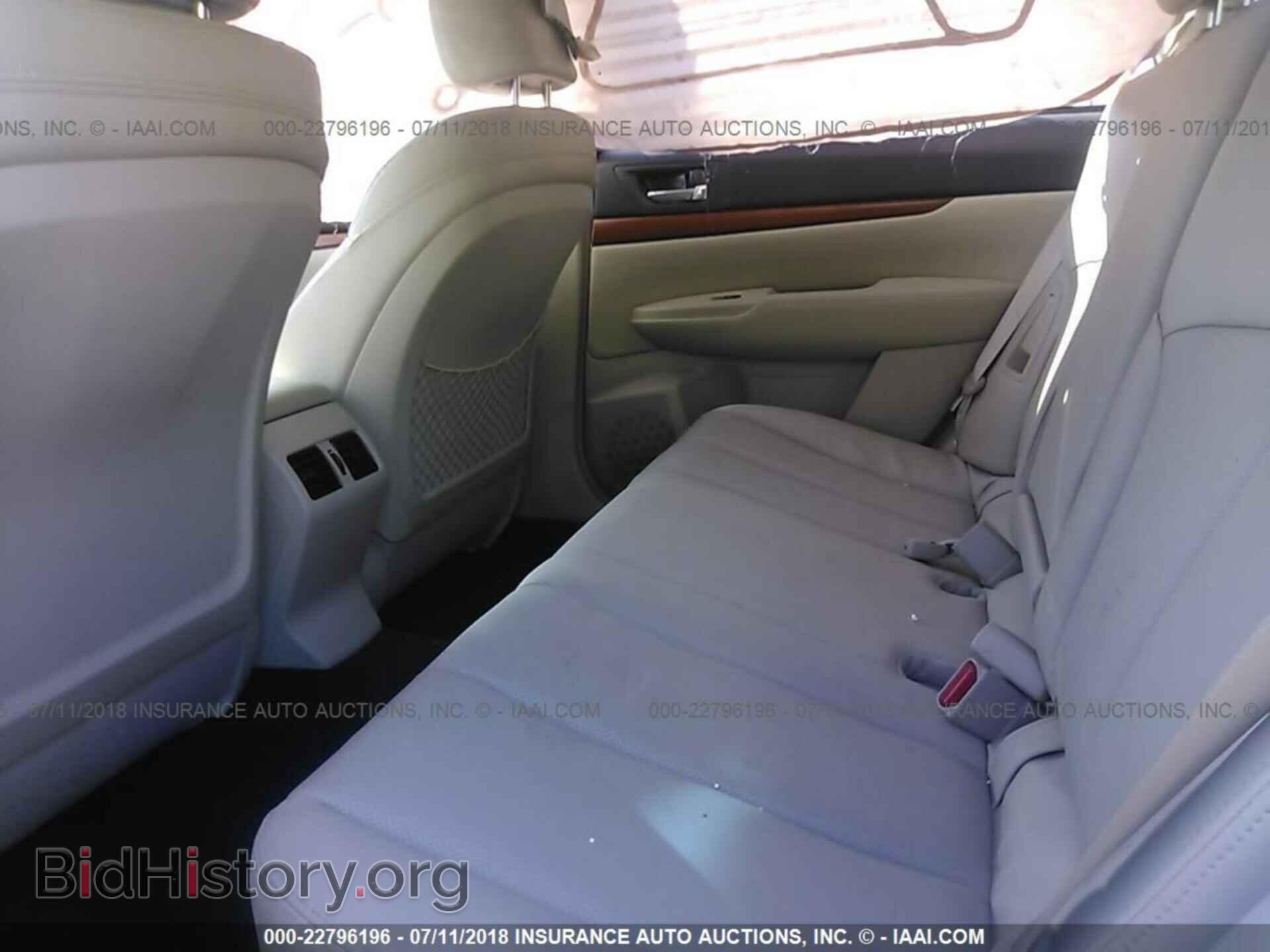 2013 Subaru Outback - VIN: 4S4BRBPC1D3321765 - Photo 8