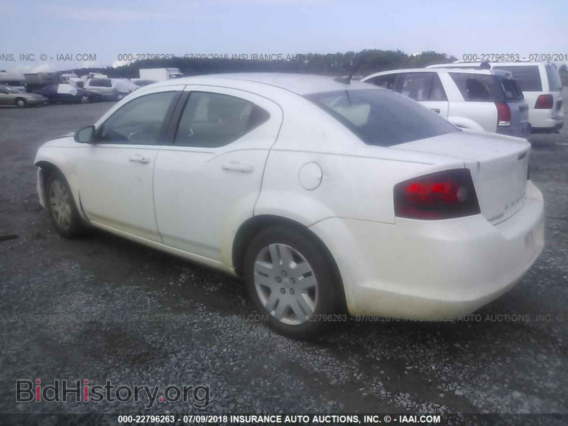 2011 Dodge Avenger - VIN: 1B3BD4FB9BN563262 - Photo 3