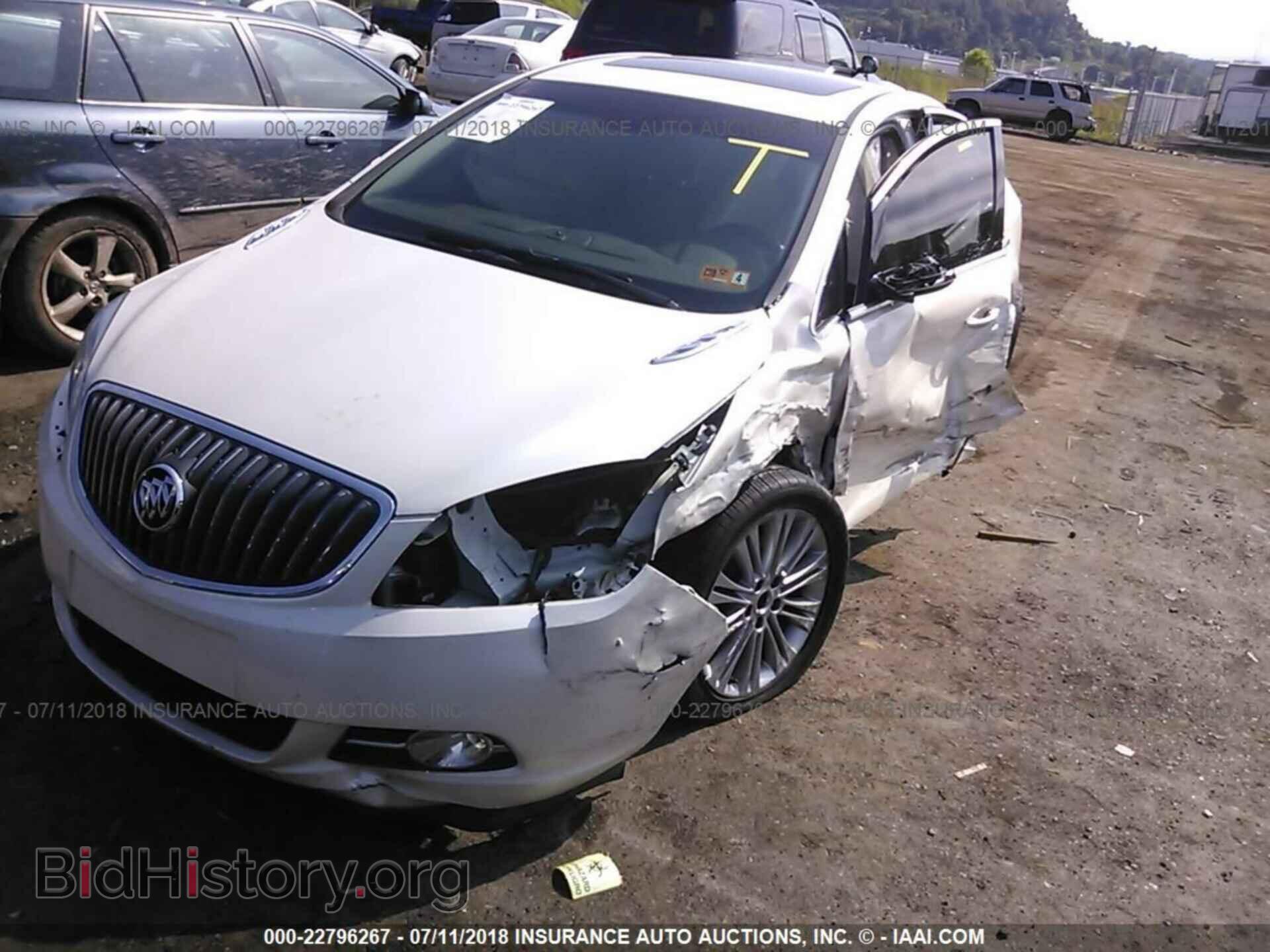 2012 Buick Verano - VIN: 1G4PS5SK3C4191202 - Фото 2