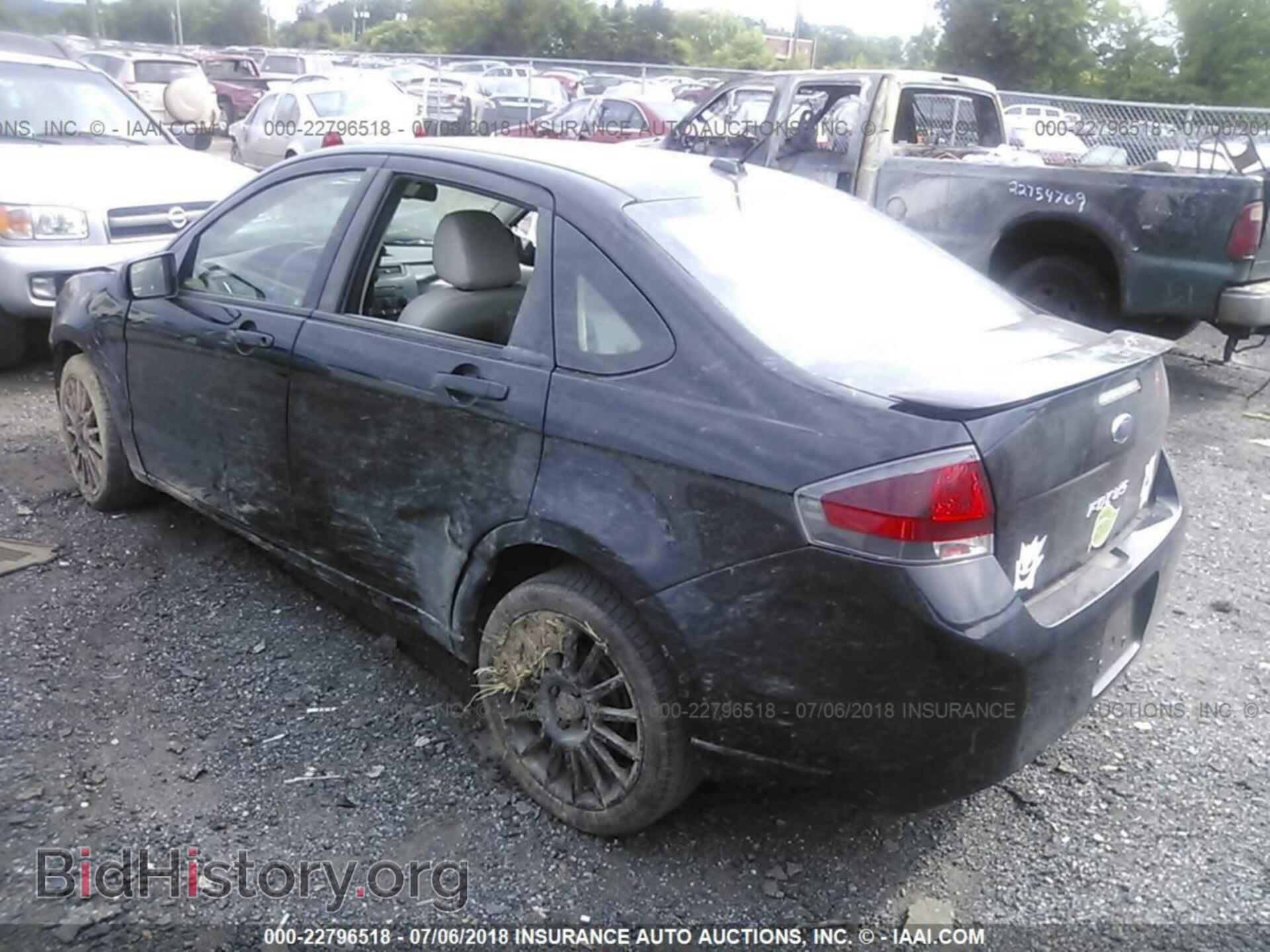 2011 Ford Focus - VIN: 1FAHP3GN7BW160318 - Фото 3