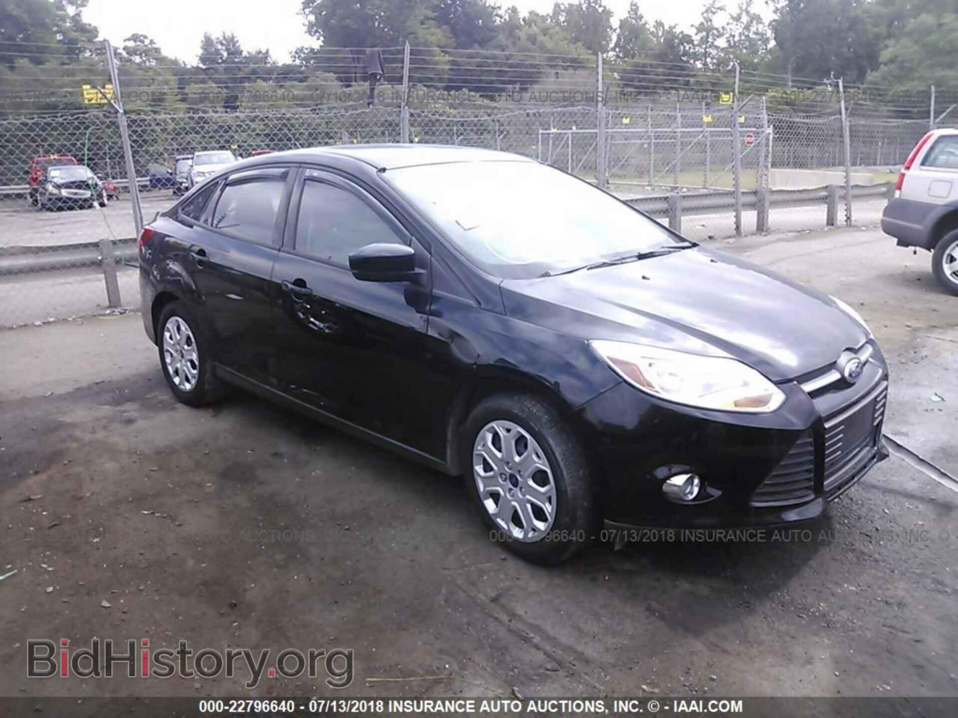 Photo 1FAHP3F28CL265413 - Ford Focus 2012