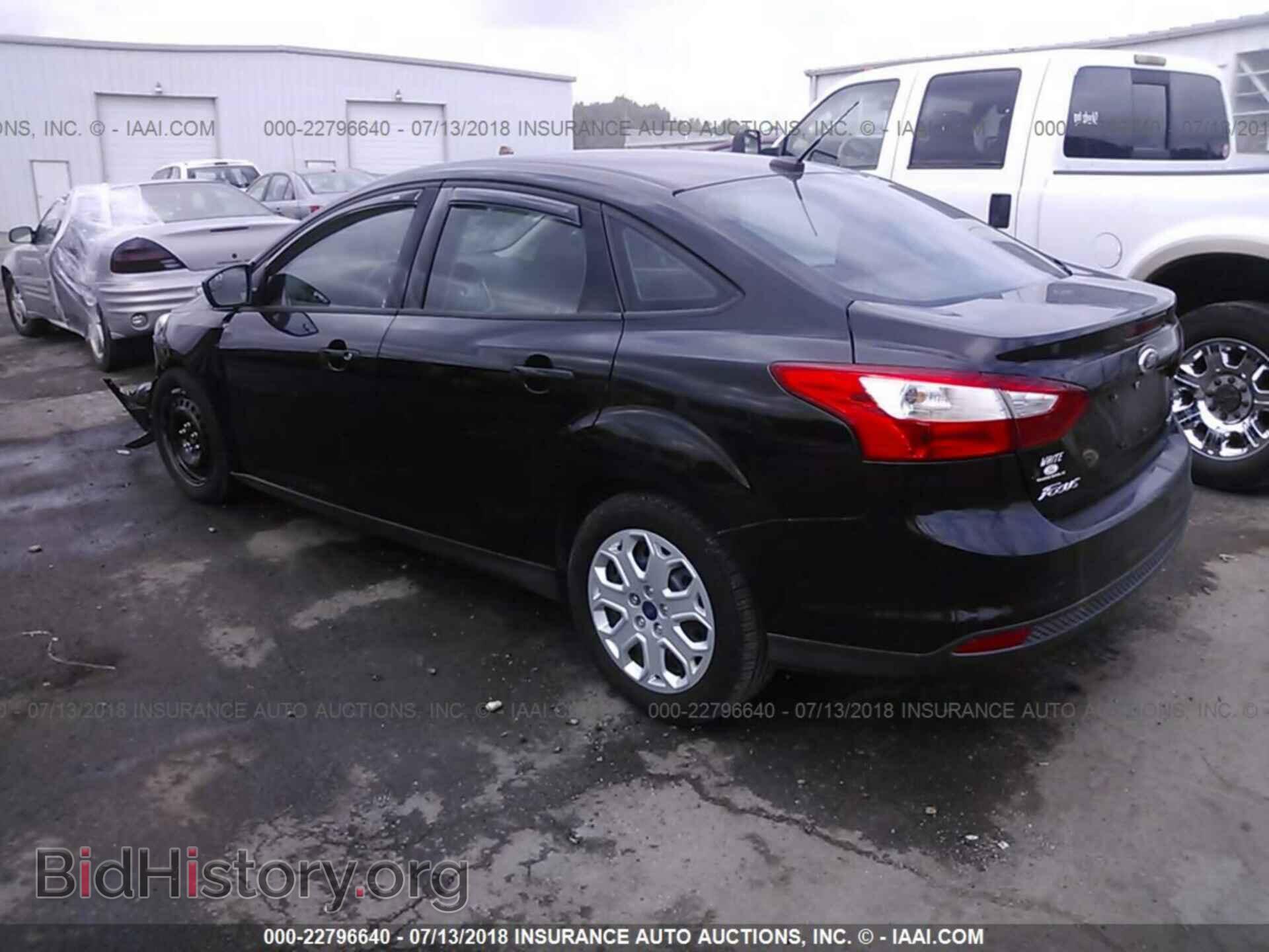 2012 Ford Focus - VIN: 1FAHP3F28CL265413 - Photo 3