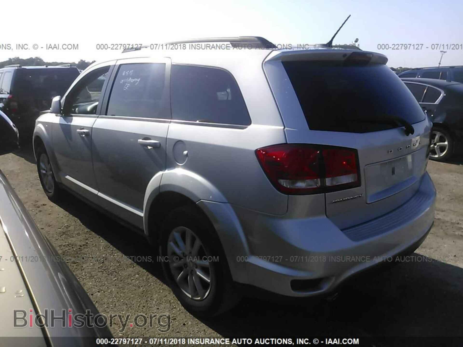 2014 Dodge Journey - VIN: 3C4PDCBG4ET211131 - Фото 3