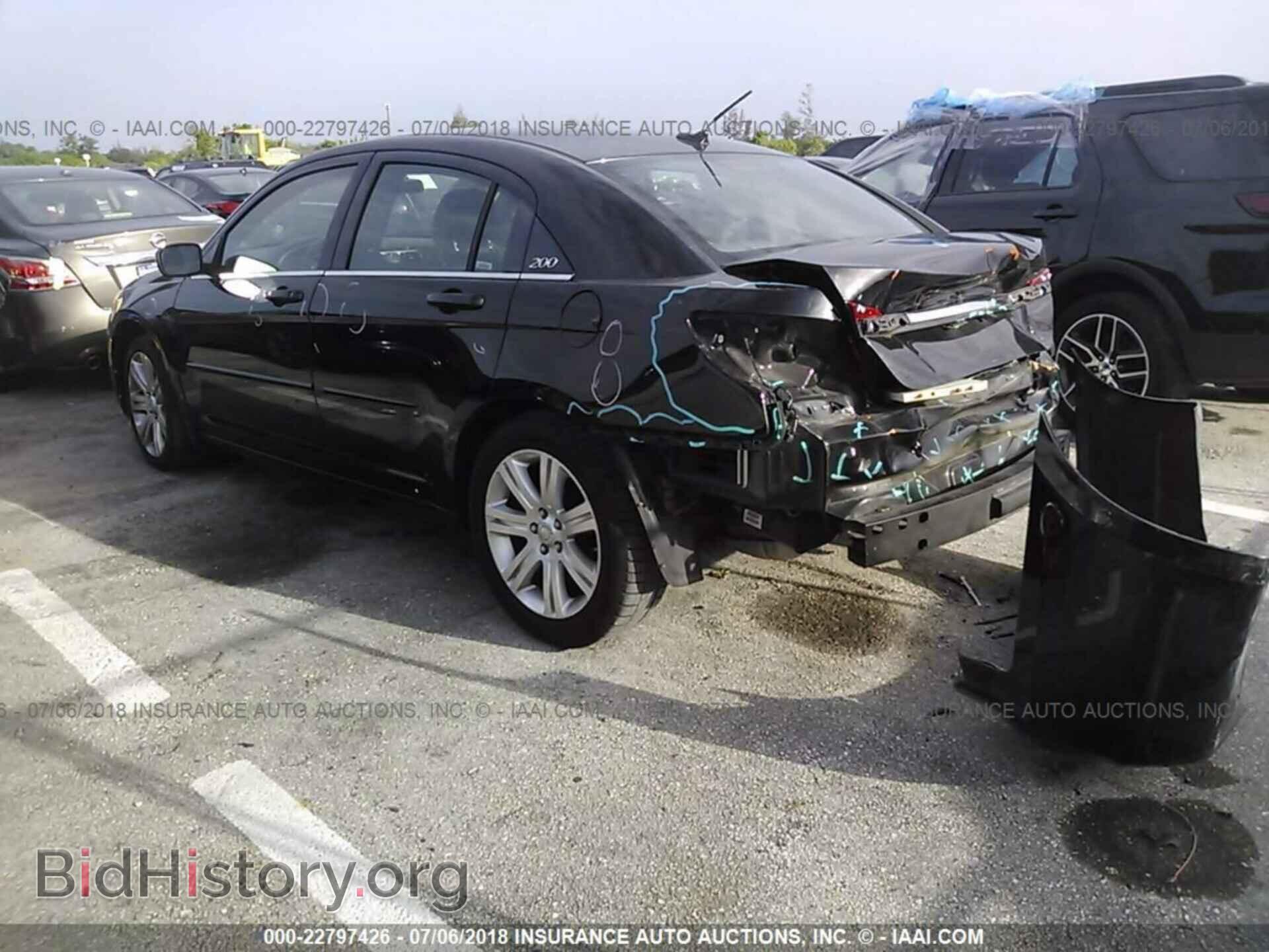 2013 Chrysler 200 - VIN: 1C3CCBBB7DN656062 - Фото 3