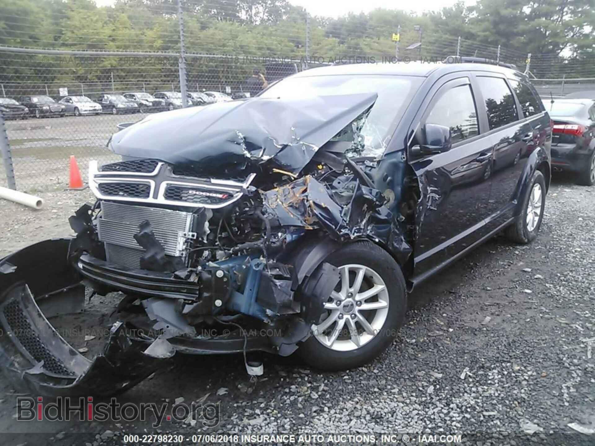 2014 Dodge Journey - VIN: 3C4PDDBG1ET297326 - Фото 2