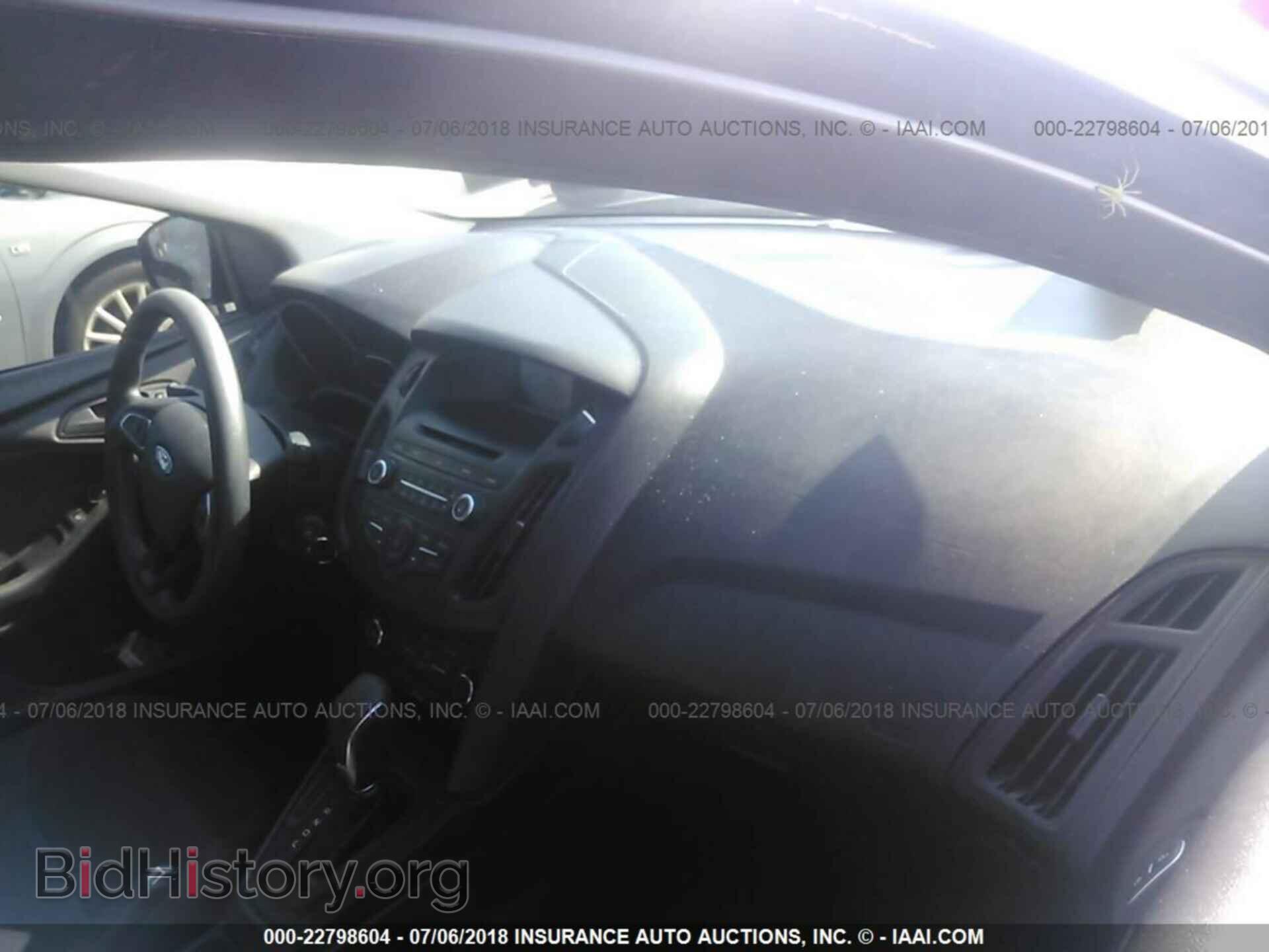2016 Ford Focus - VIN: 1FADP3E2XGL393884 - Фото 5