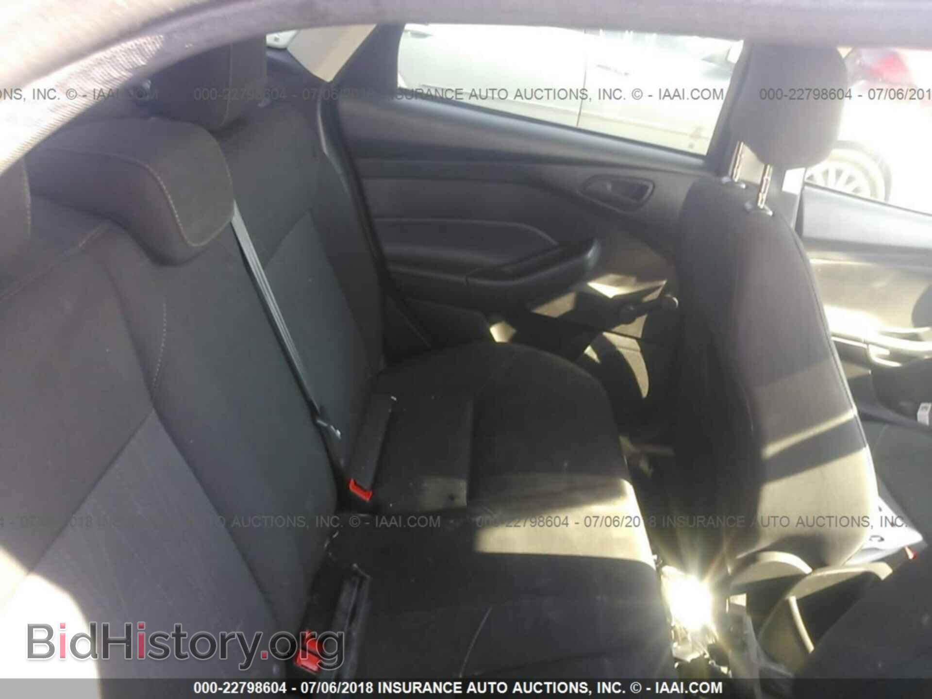 2016 Ford Focus - VIN: 1FADP3E2XGL393884 - Фото 8