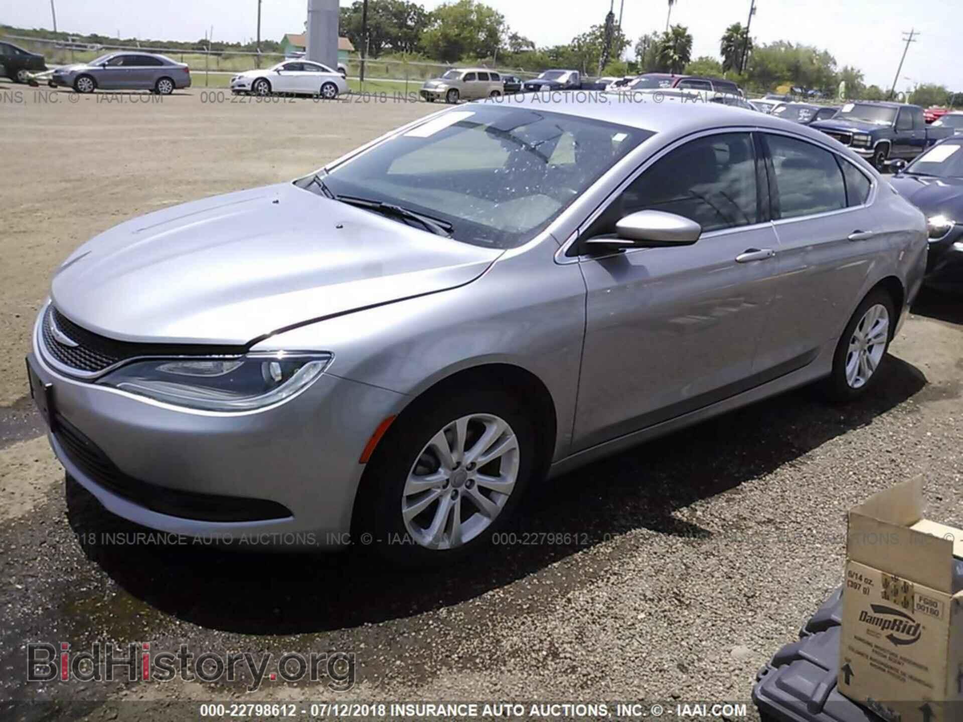 2016 Chrysler 200 - VIN: 1C3CCCFB6GN182576 - Photo 2