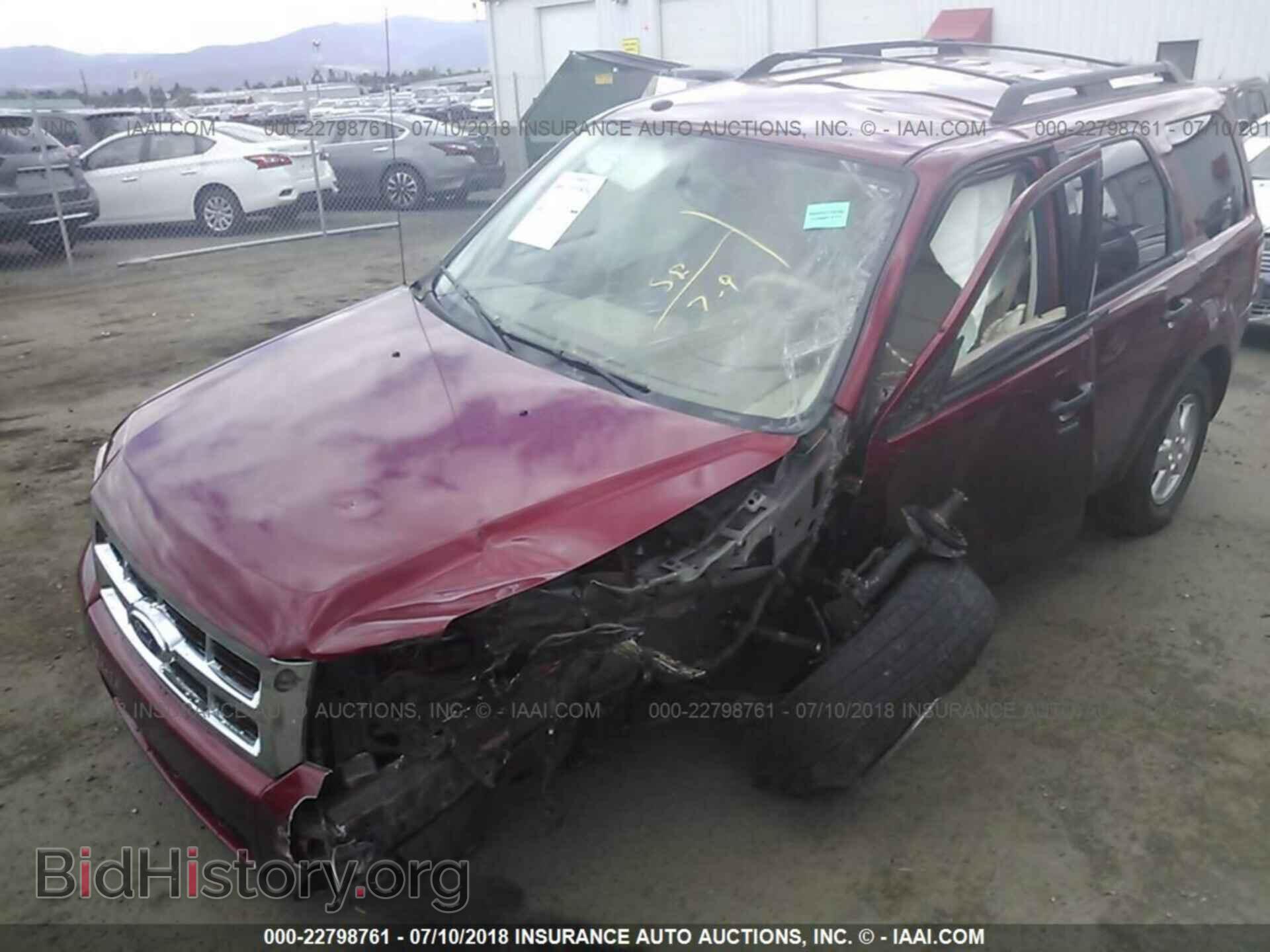 2012 Ford Escape - VIN: 1FMCU0D72CKC31995 - Фото 2