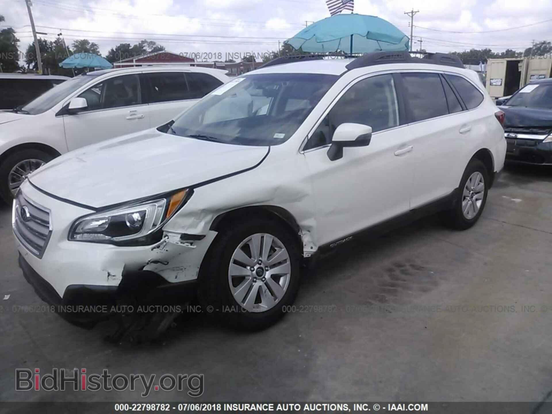 2016 Subaru Outback - VIN: 4S4BSAFC3G3241551 - Photo 2