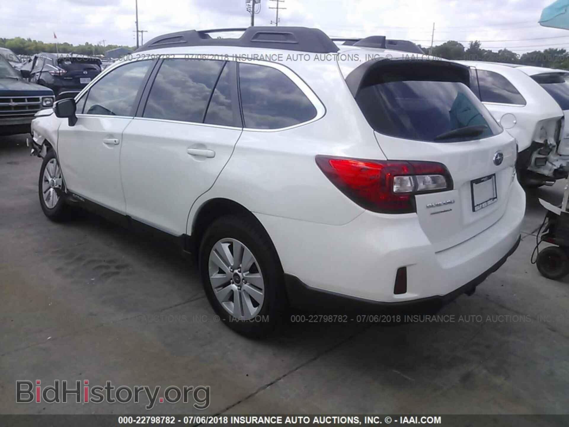 2016 Subaru Outback - VIN: 4S4BSAFC3G3241551 - Photo 3