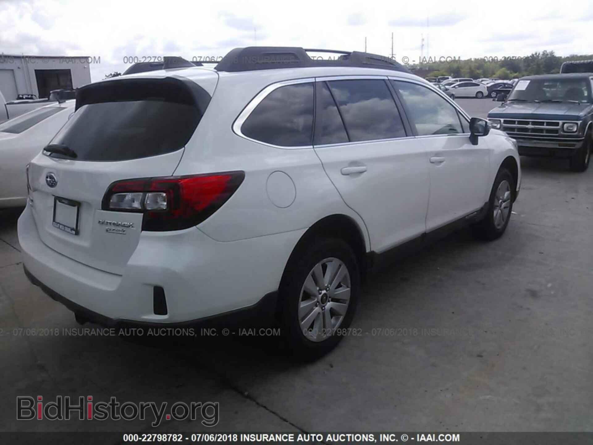 2016 Subaru Outback - VIN: 4S4BSAFC3G3241551 - Photo 4