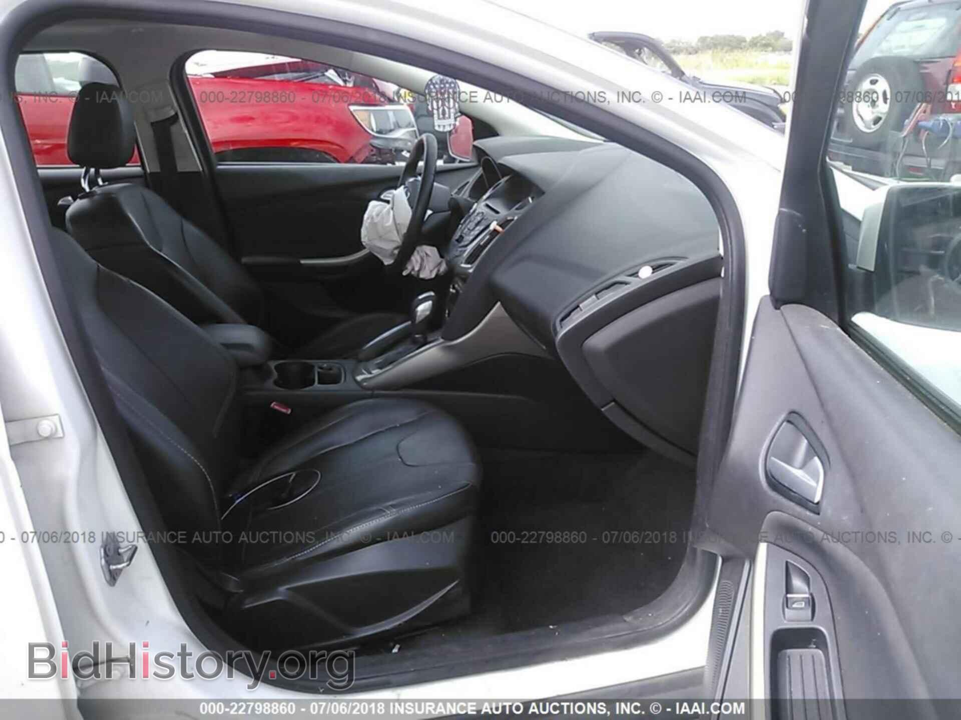 2012 Ford Focus - VIN: 1FAHP3H26CL367953 - Photo 5