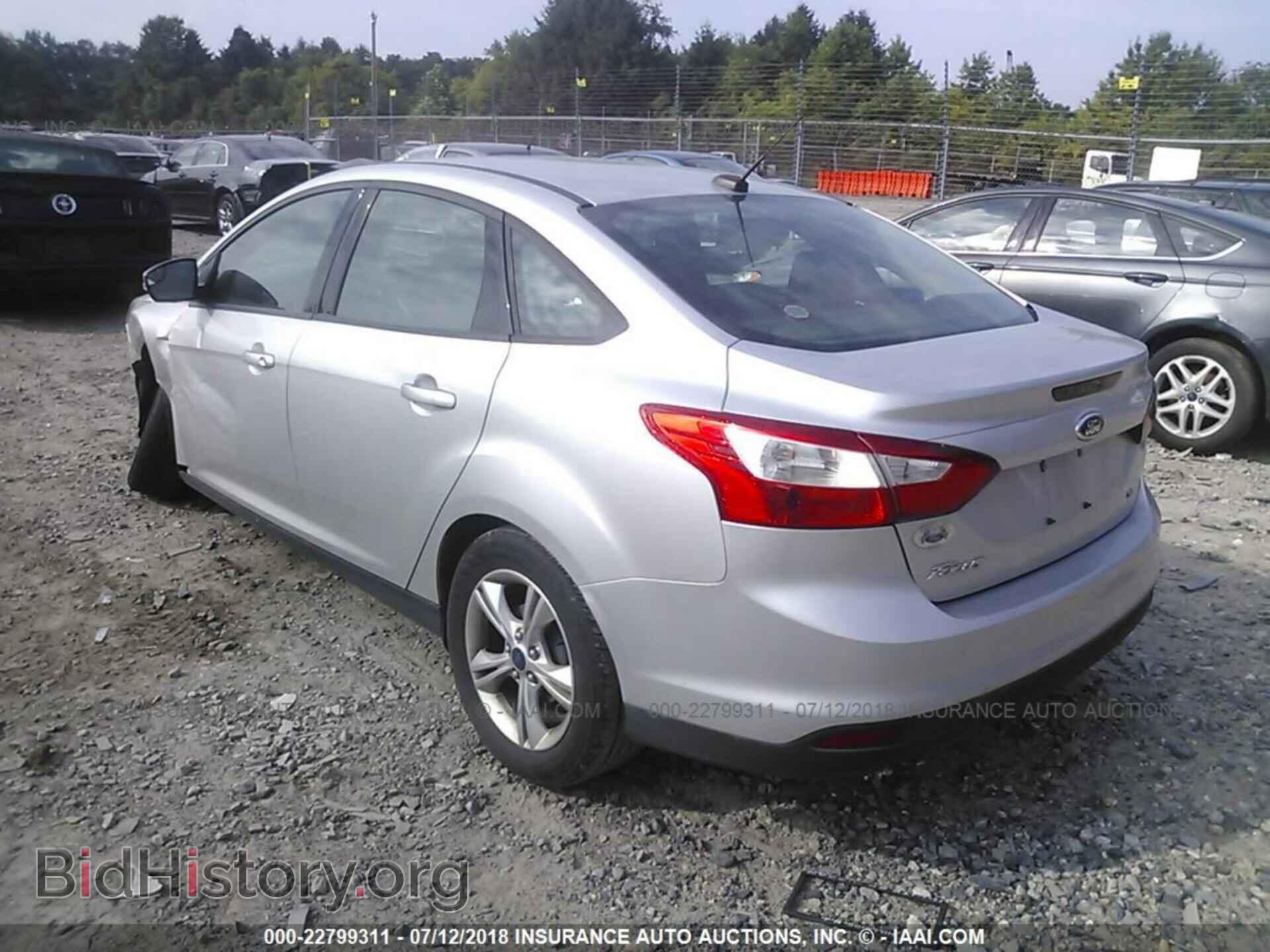 2014 Ford Focus - VIN: 1FADP3F23EL262050 - Фото 3