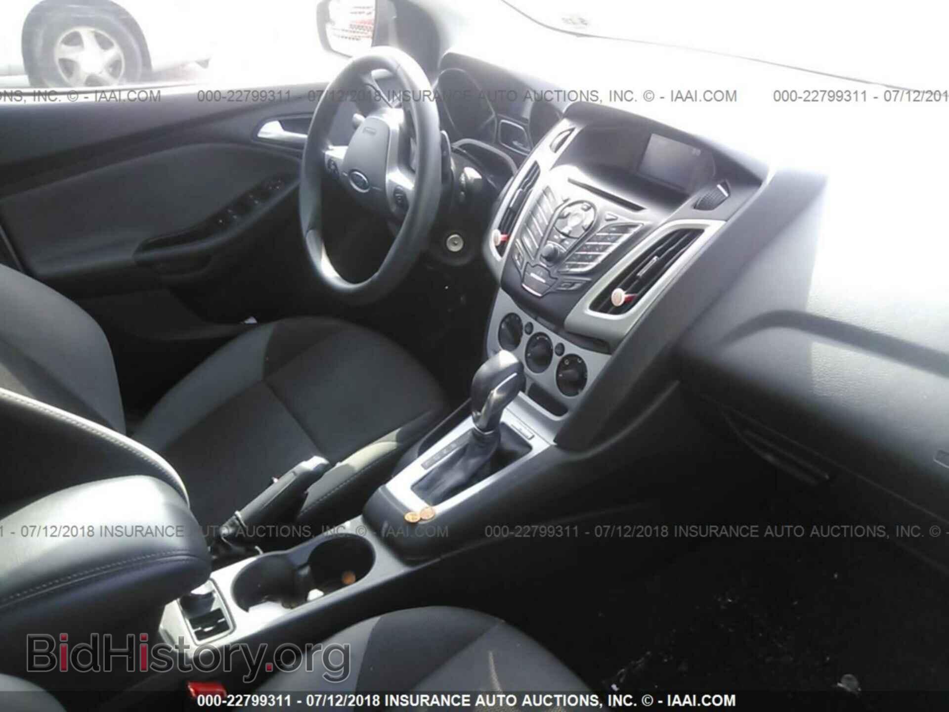 2014 Ford Focus - VIN: 1FADP3F23EL262050 - Фото 5