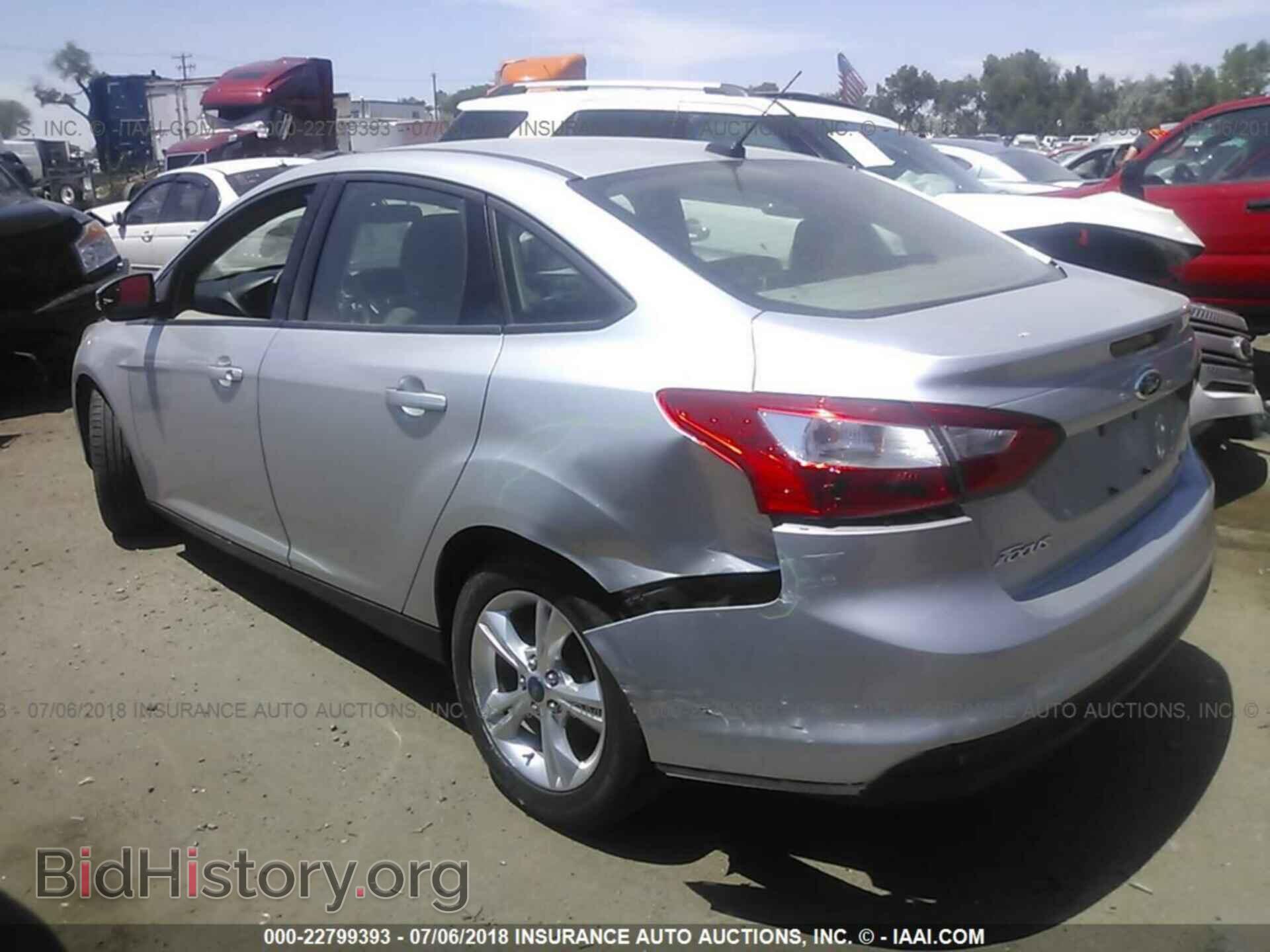 2013 Ford Focus - VIN: 1FADP3F21DL133156 - Photo 3