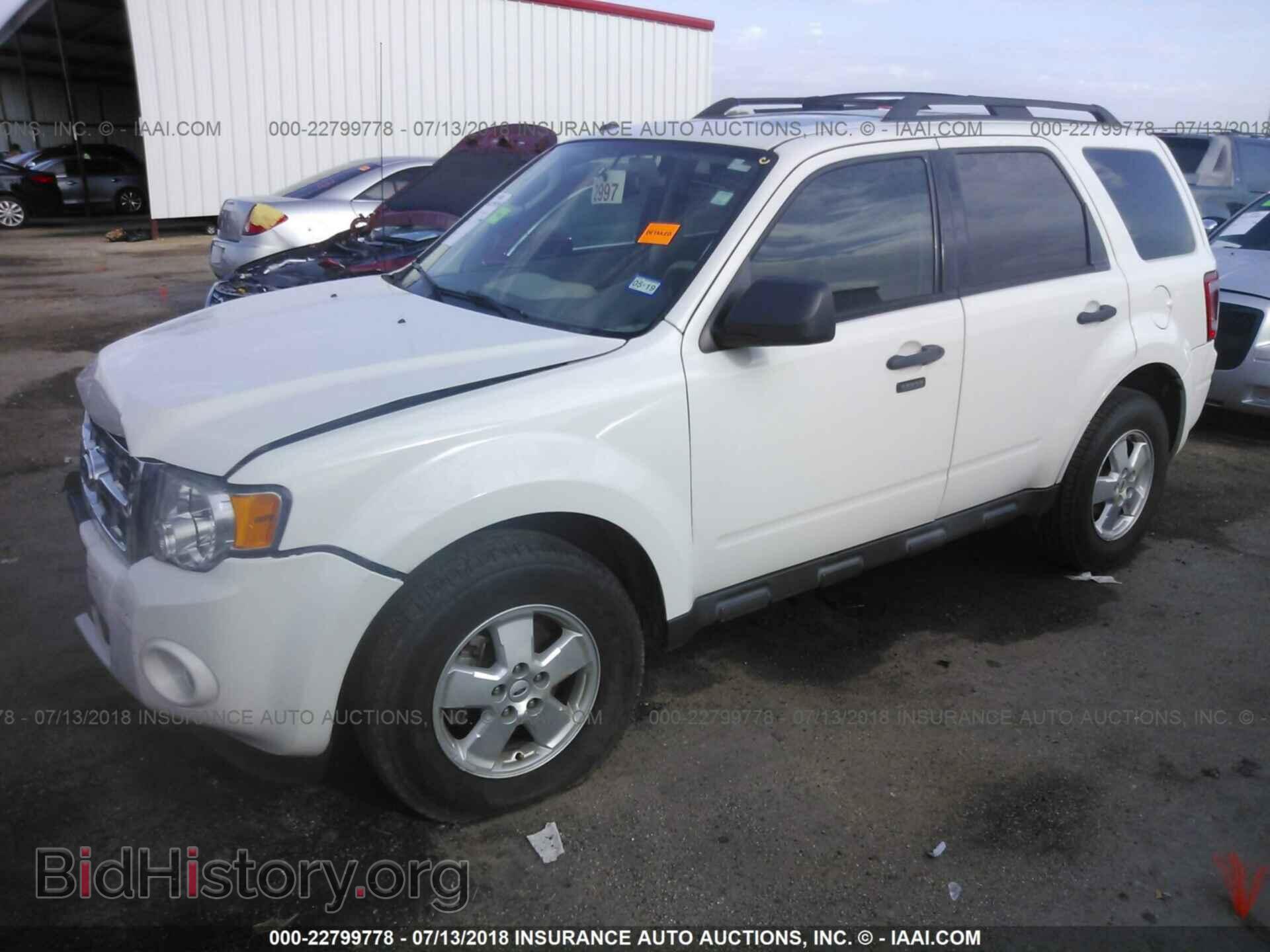 2012 Ford Escape - VIN: 1FMCU0DG6CKA93703 - Фото 2