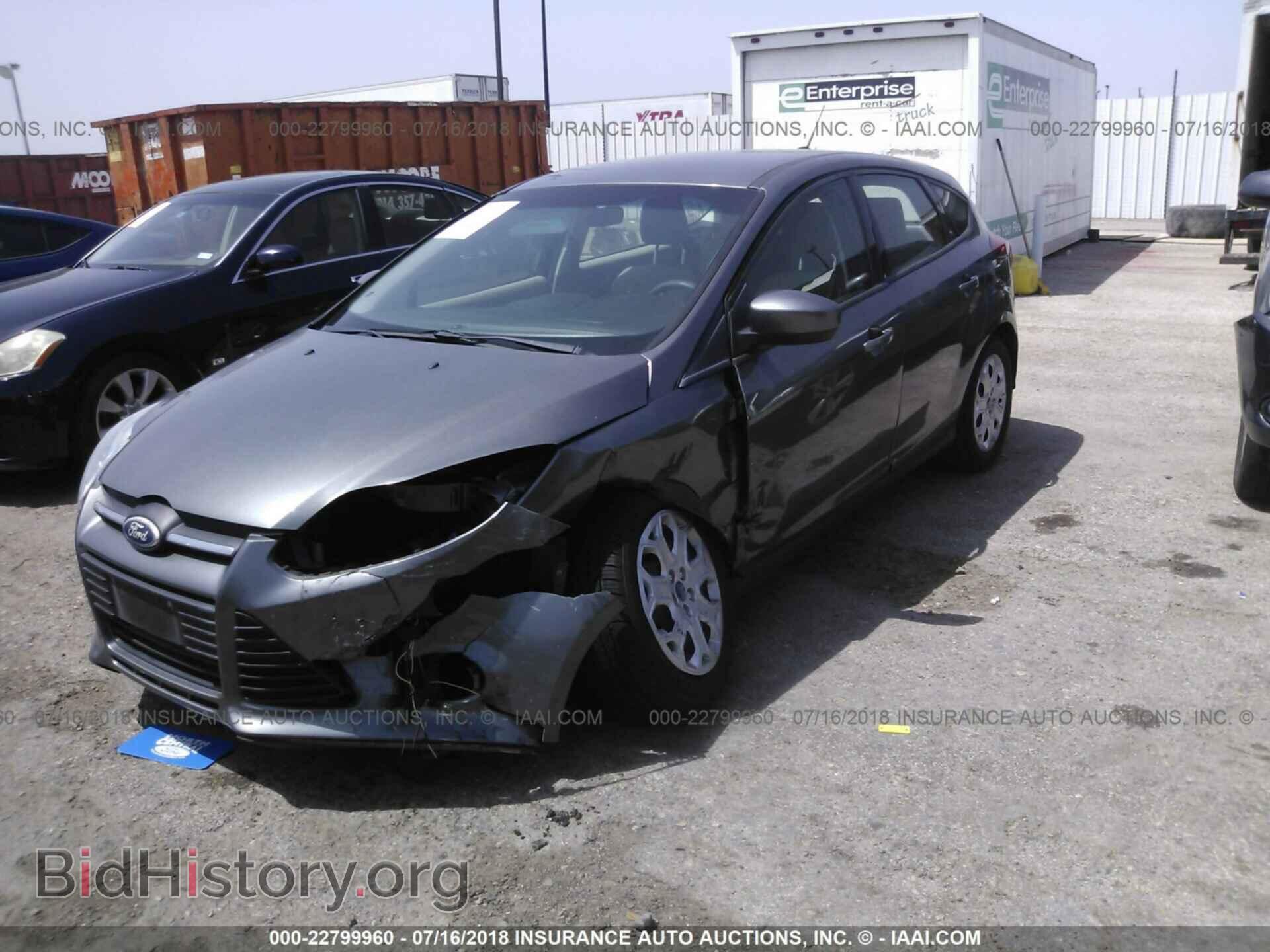 2012 Ford Focus - VIN: 1FAHP3K23CL104828 - Photo 2