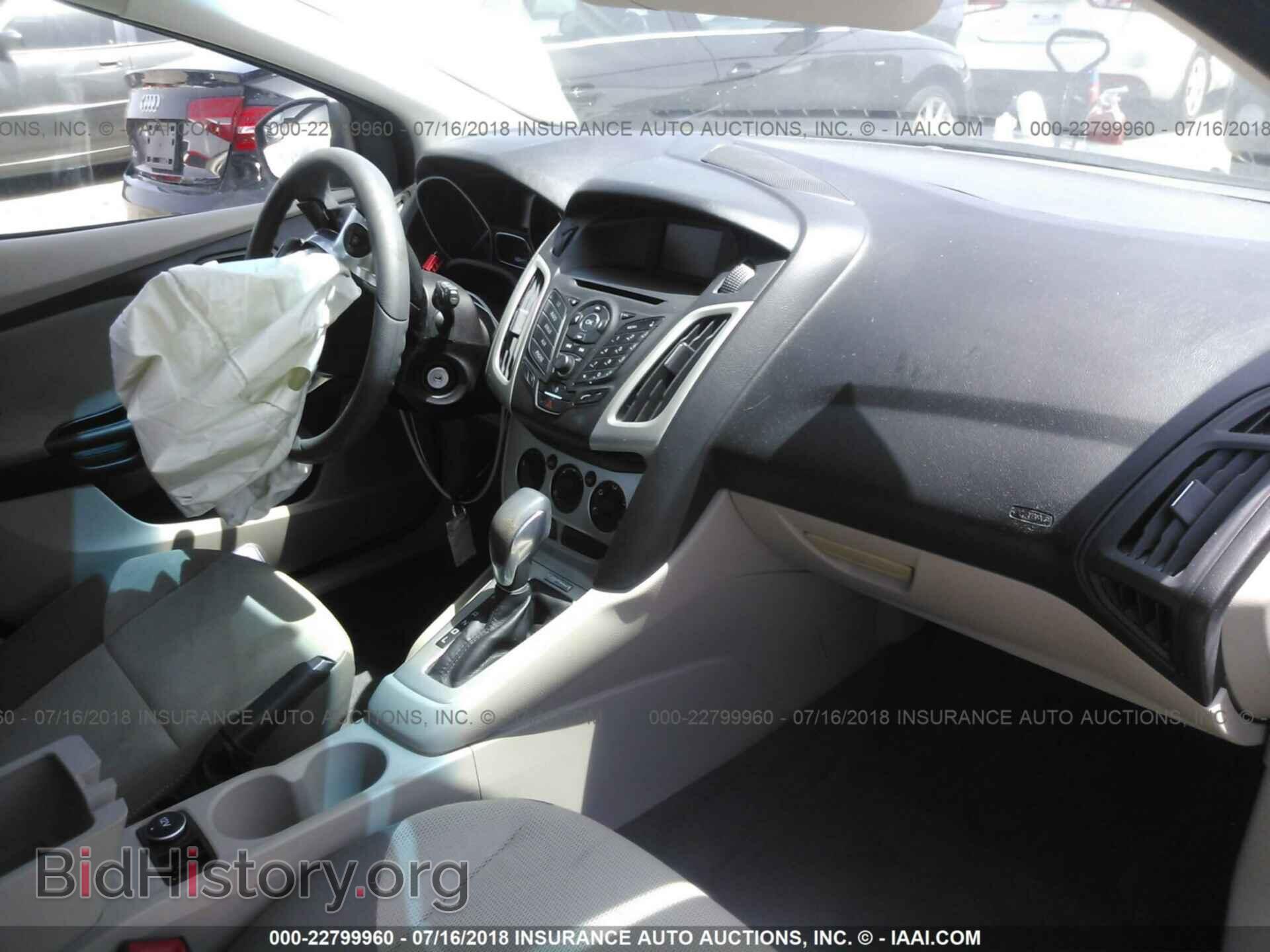2012 Ford Focus - VIN: 1FAHP3K23CL104828 - Photo 5