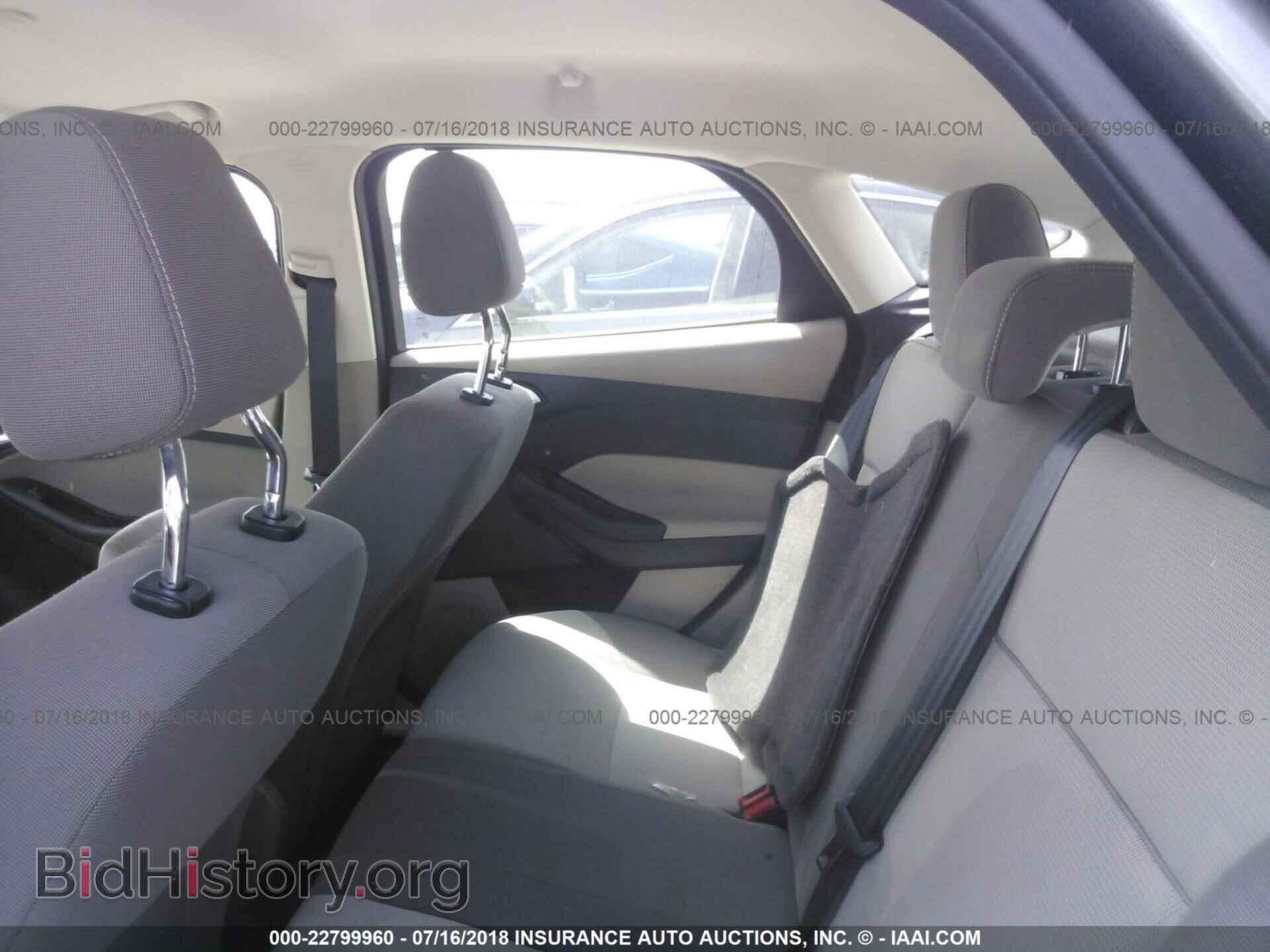 2012 Ford Focus - VIN: 1FAHP3K23CL104828 - Photo 8