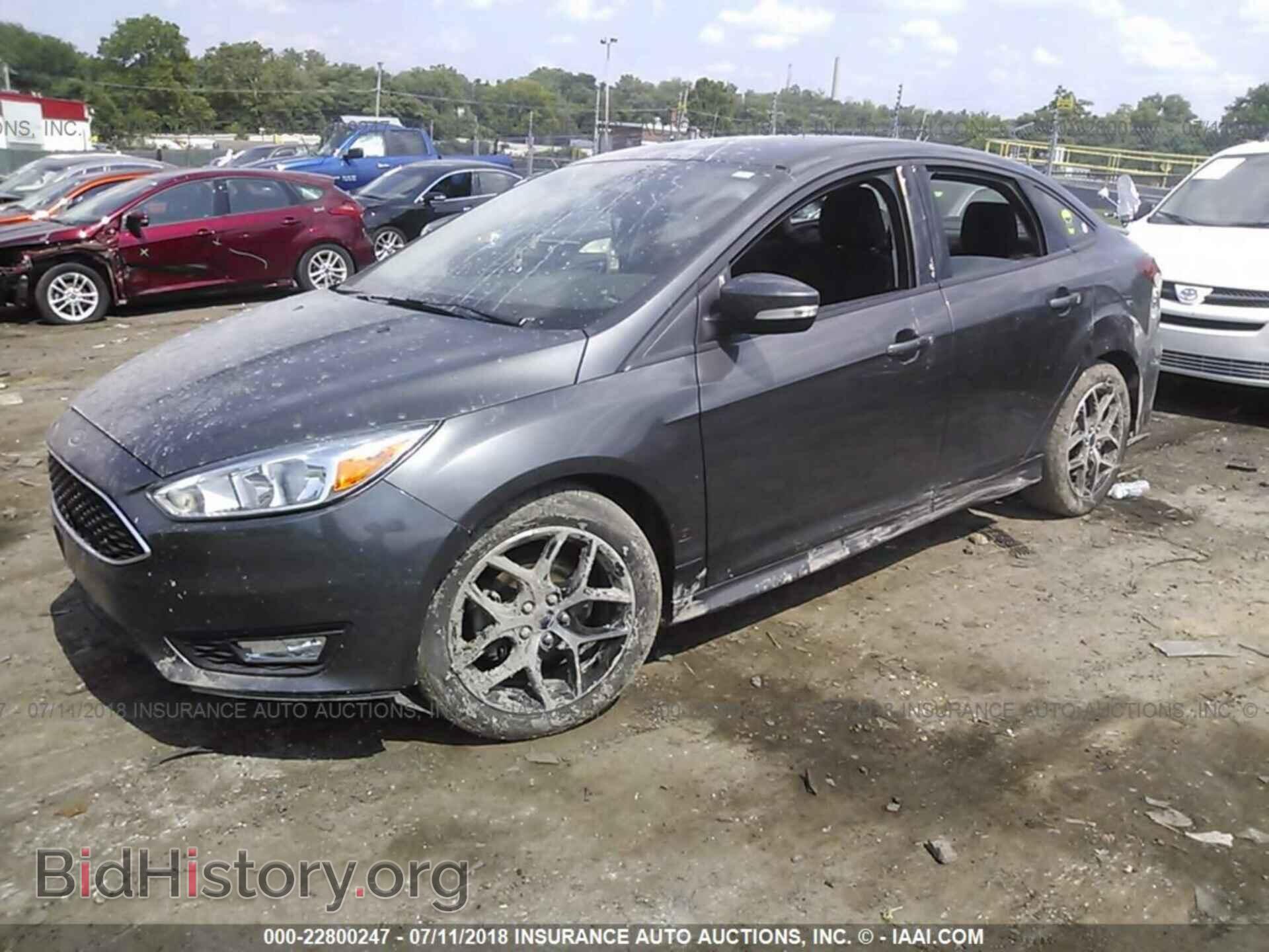2015 Ford Focus - VIN: 1FADP3FE9FL346174 - Photo 2