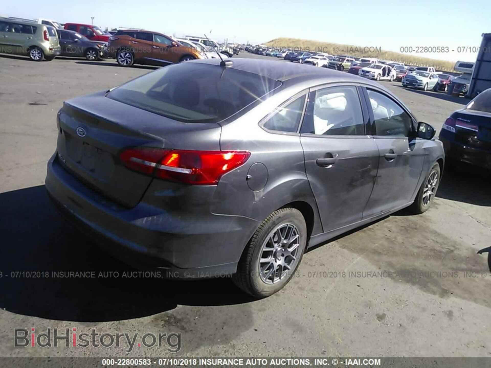 2017 Ford Focus - VIN: 1FADP3E22HL211502 - Фото 4