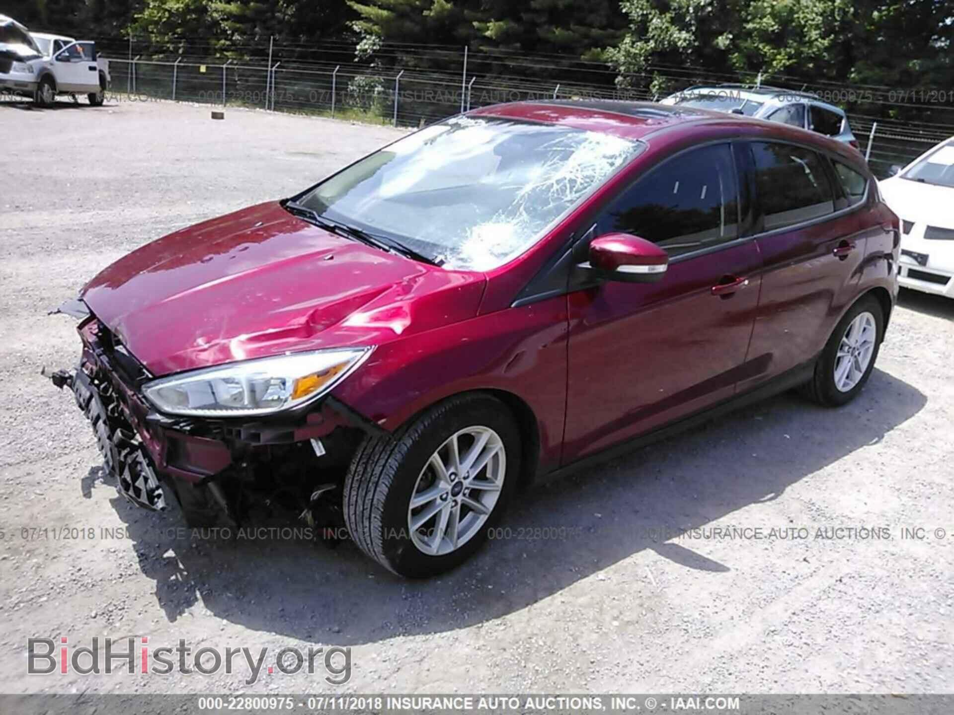 2016 Ford Focus - VIN: 1FADP3K22GL401142 - Photo 2