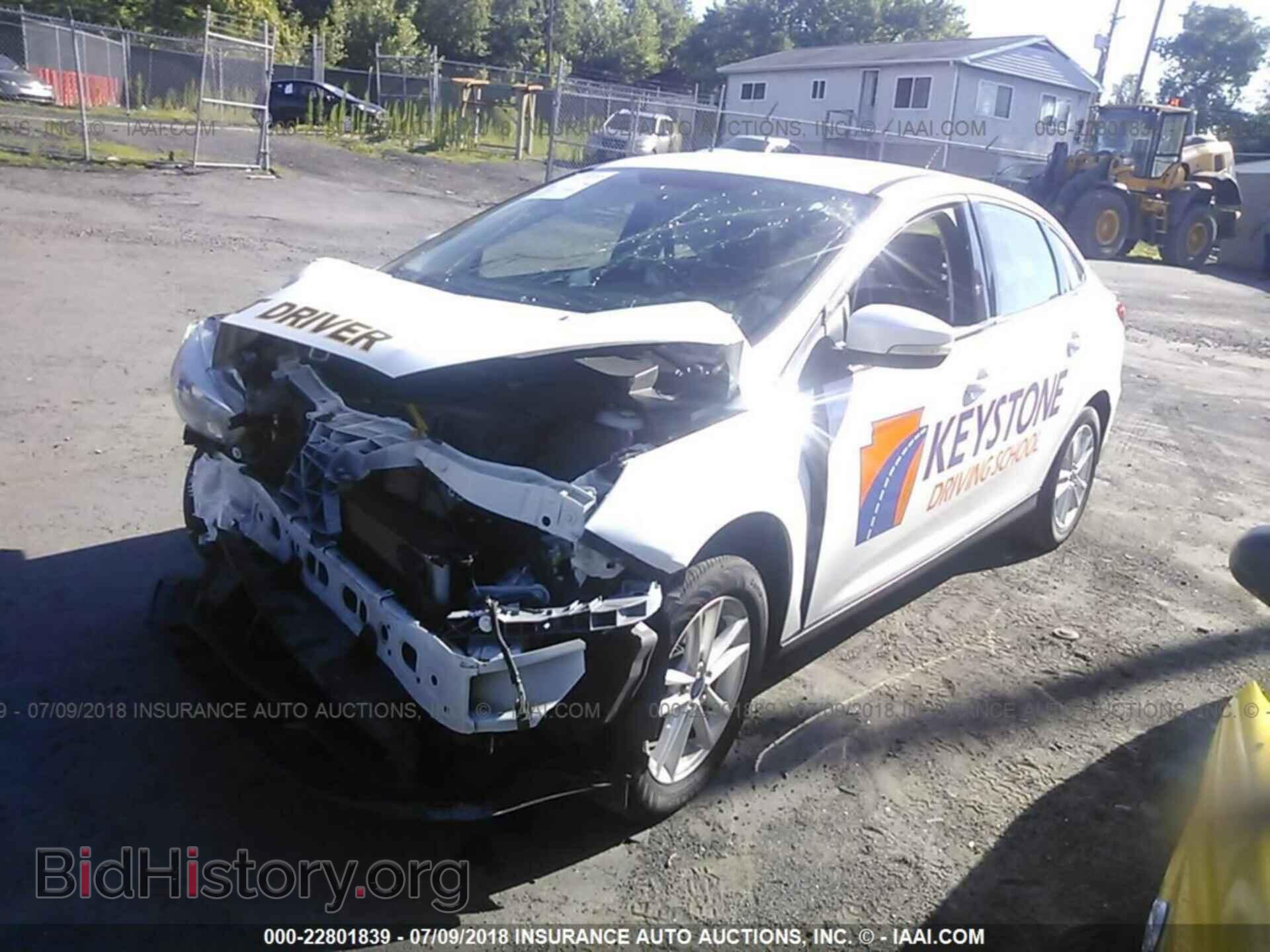 2015 Ford Focus - VIN: 1FADP3F21FL250285 - Photo 2