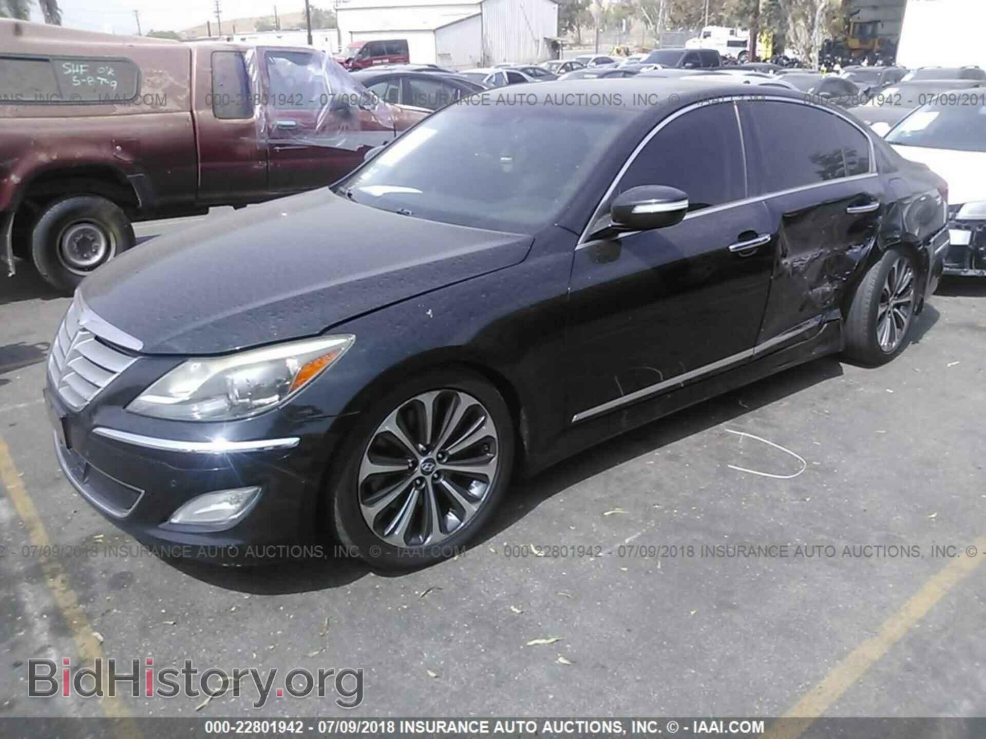 2012 Hyundai Genesis - VIN: KMHGC4DHXCU169447 - Фото 2
