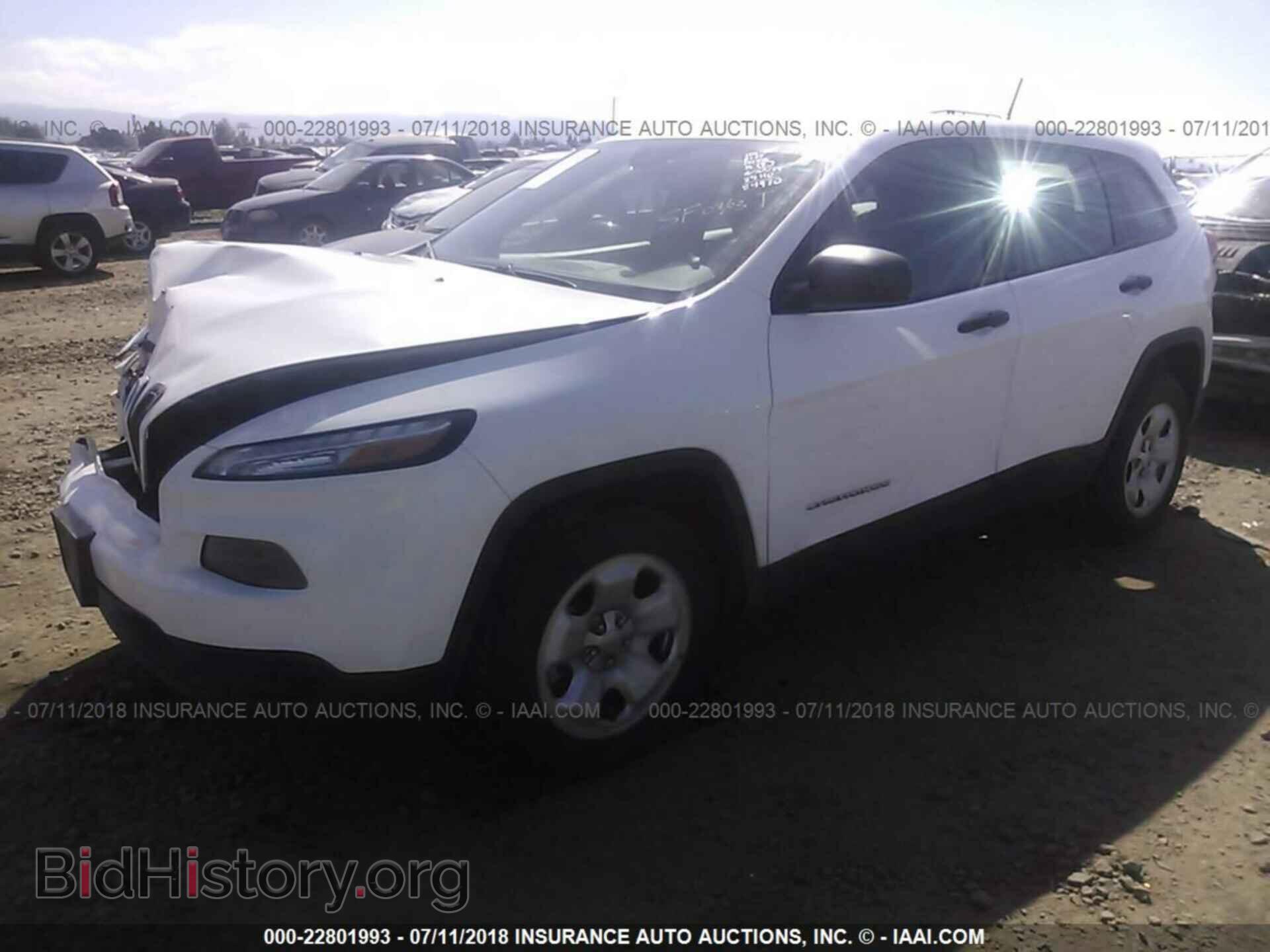 2014 Jeep Cherokee - VIN: 1C4PJMAB4EW233435 - Фото 2