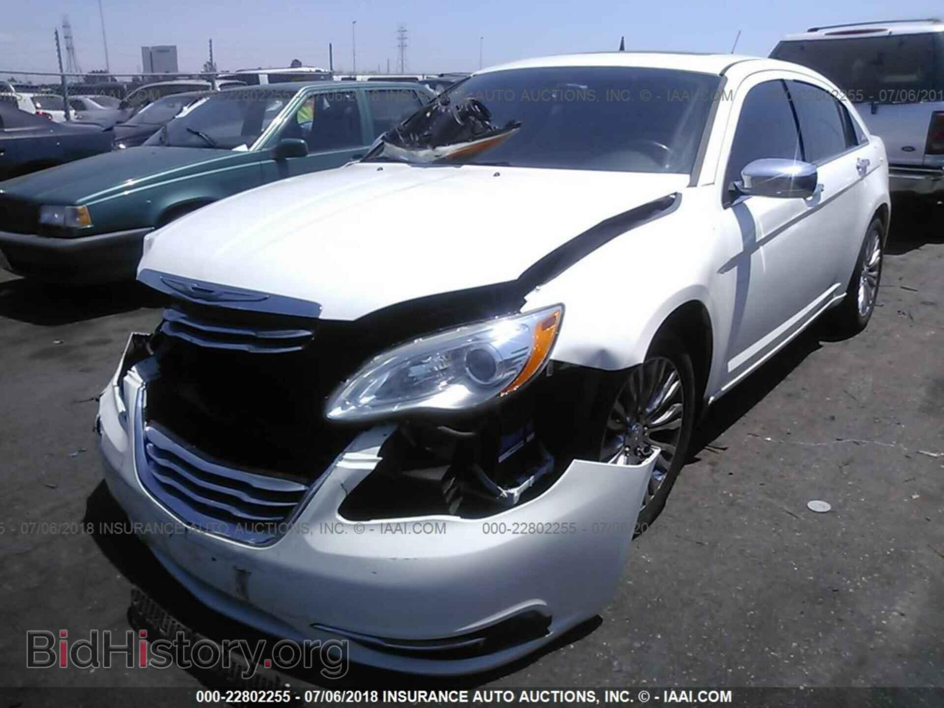 2011 Chrysler 200 - VIN: 1C3BC2FG8BN505665 - Photo 2
