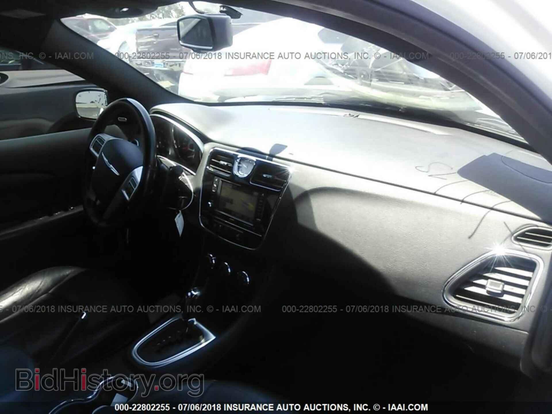 2011 Chrysler 200 - VIN: 1C3BC2FG8BN505665 - Photo 5