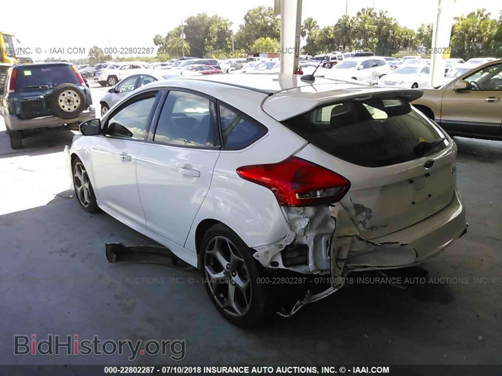 2017 Ford Focus - VIN: 1FADP3L97HL346118 - Photo 3