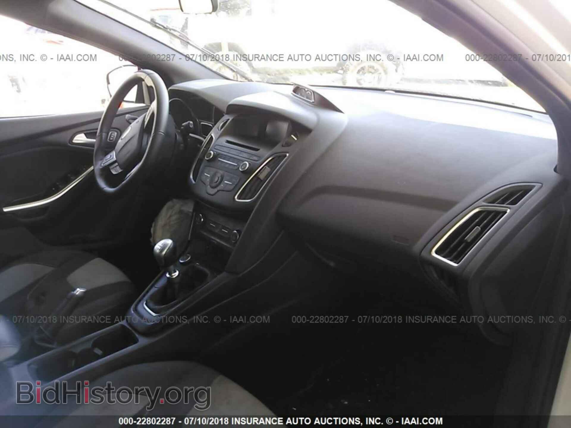 2017 Ford Focus - VIN: 1FADP3L97HL346118 - Photo 5