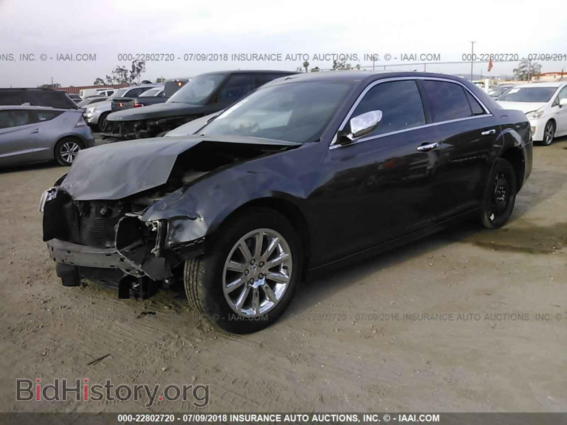2014 Chrysler 300c - VIN: 2C3CCAET3EH118287 - Фото 2