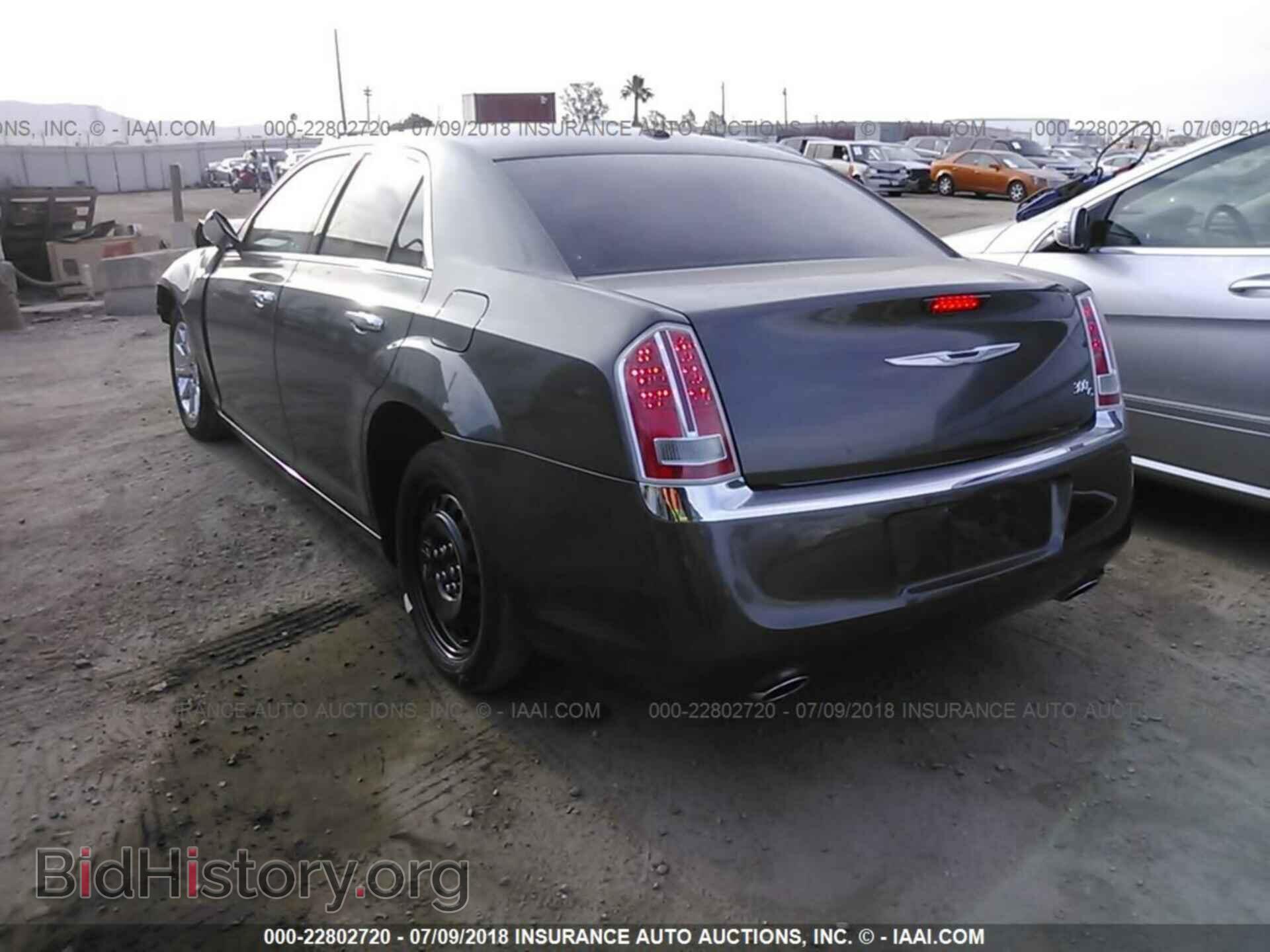 2014 Chrysler 300c - VIN: 2C3CCAET3EH118287 - Фото 3
