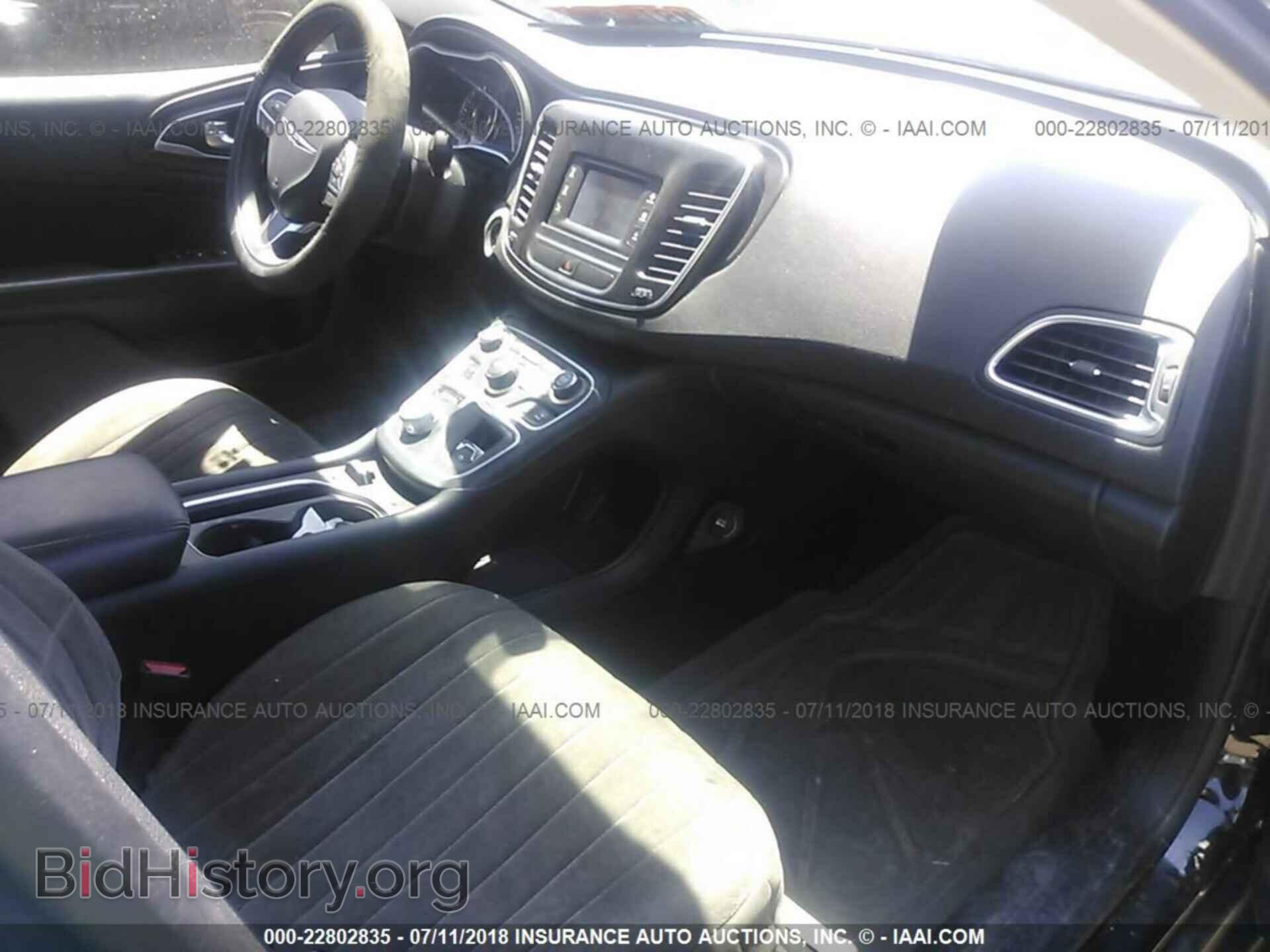 2016 Chrysler 200 - VIN: 1C3CCCAB0GN111932 - Photo 5