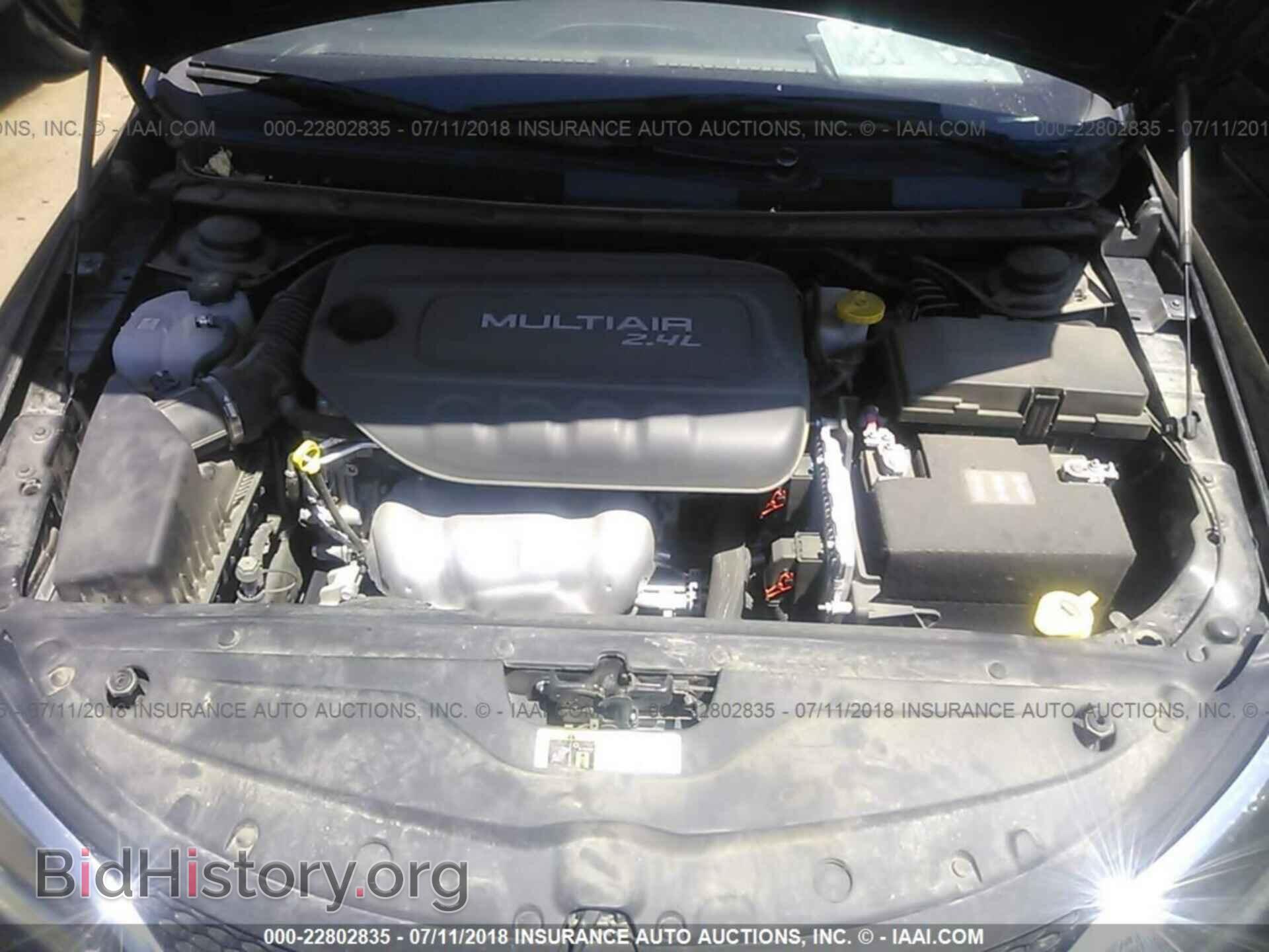 2016 Chrysler 200 - VIN: 1C3CCCAB0GN111932 - Photo 10