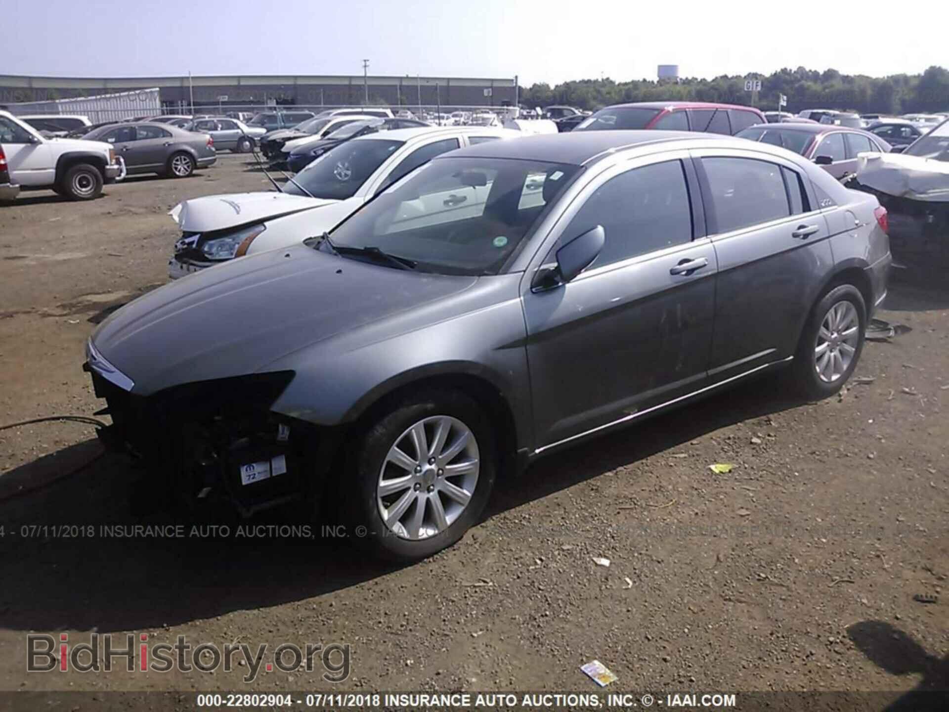 2012 Chrysler 200 - VIN: 1C3CCBBB1CN131724 - Фото 2
